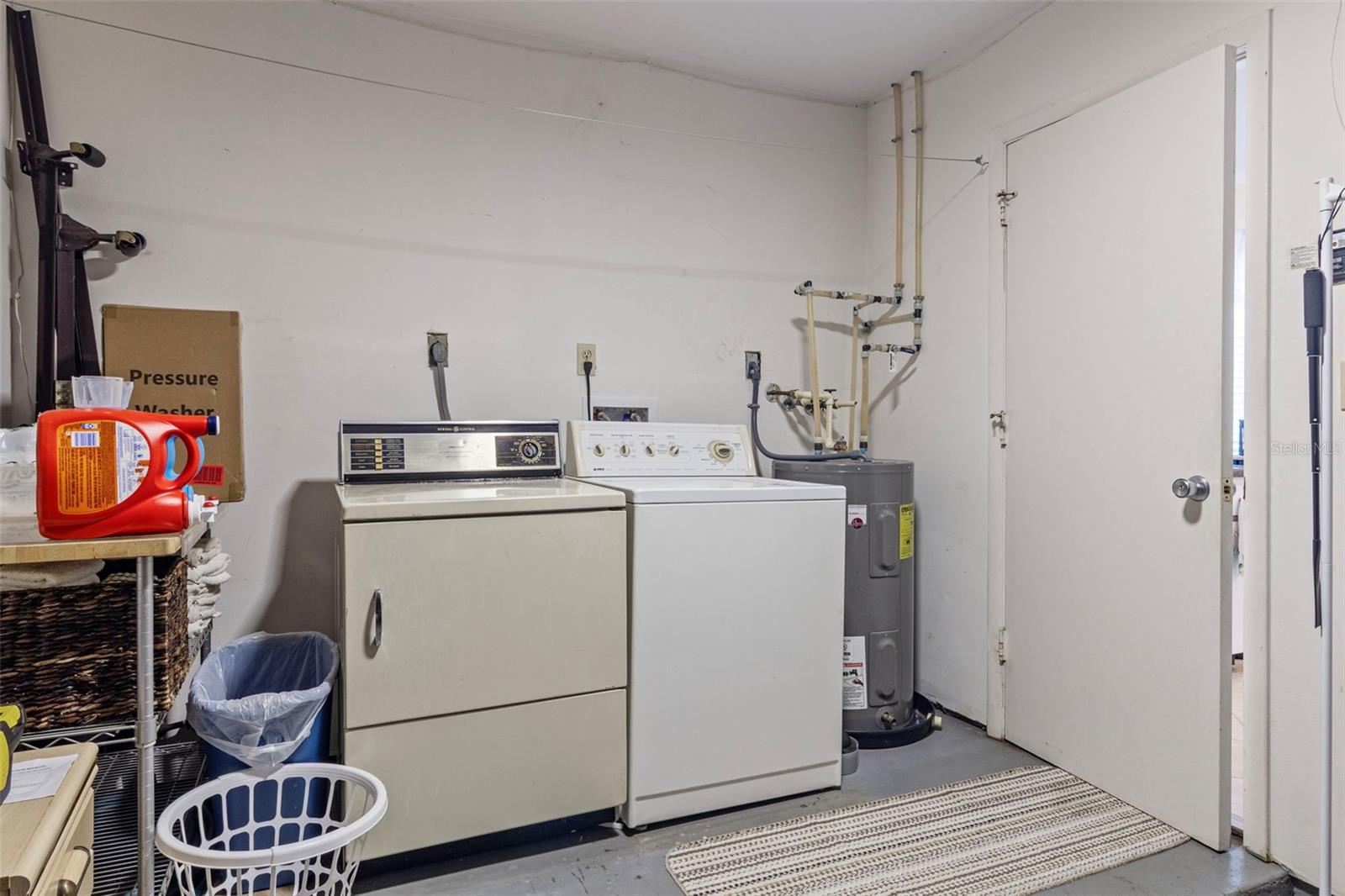 Image 37 of 39 For 8250 Pickwick Road