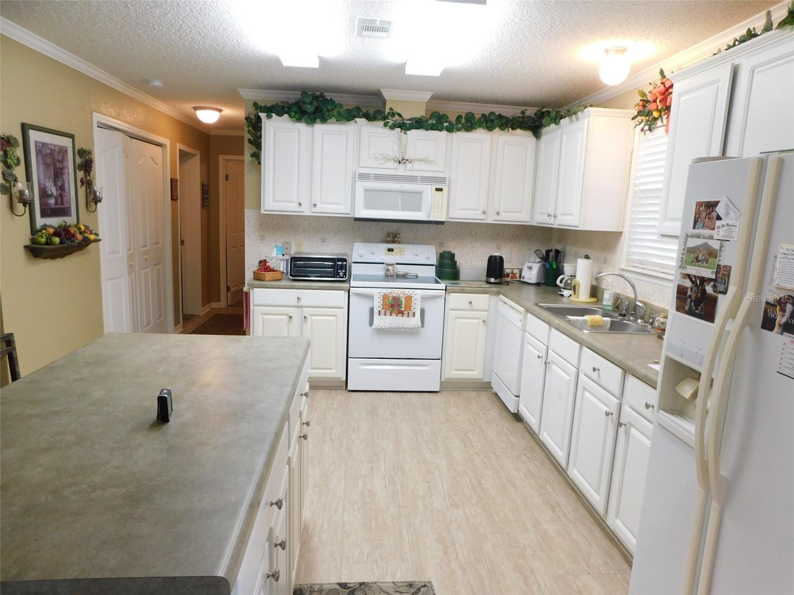 Image 13 of 52 For 11739 Lemon Avenue