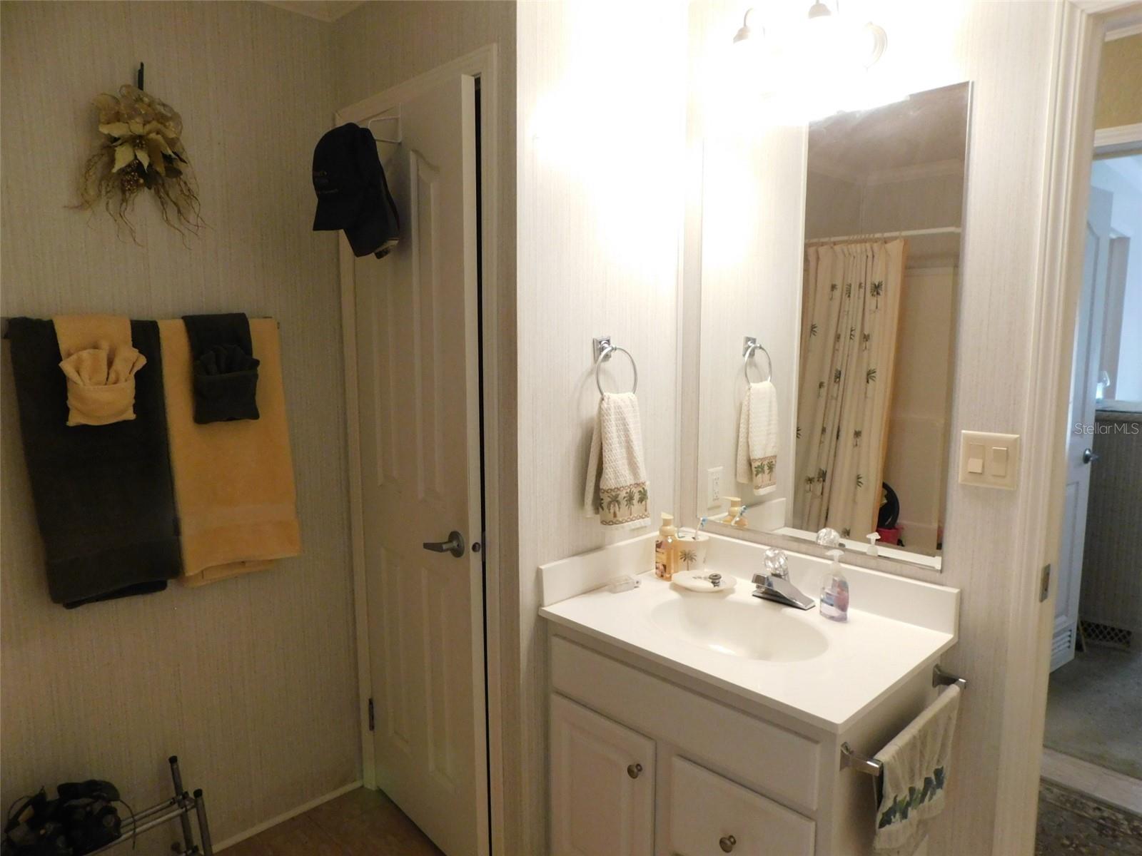 Image 27 of 52 For 11739 Lemon Avenue