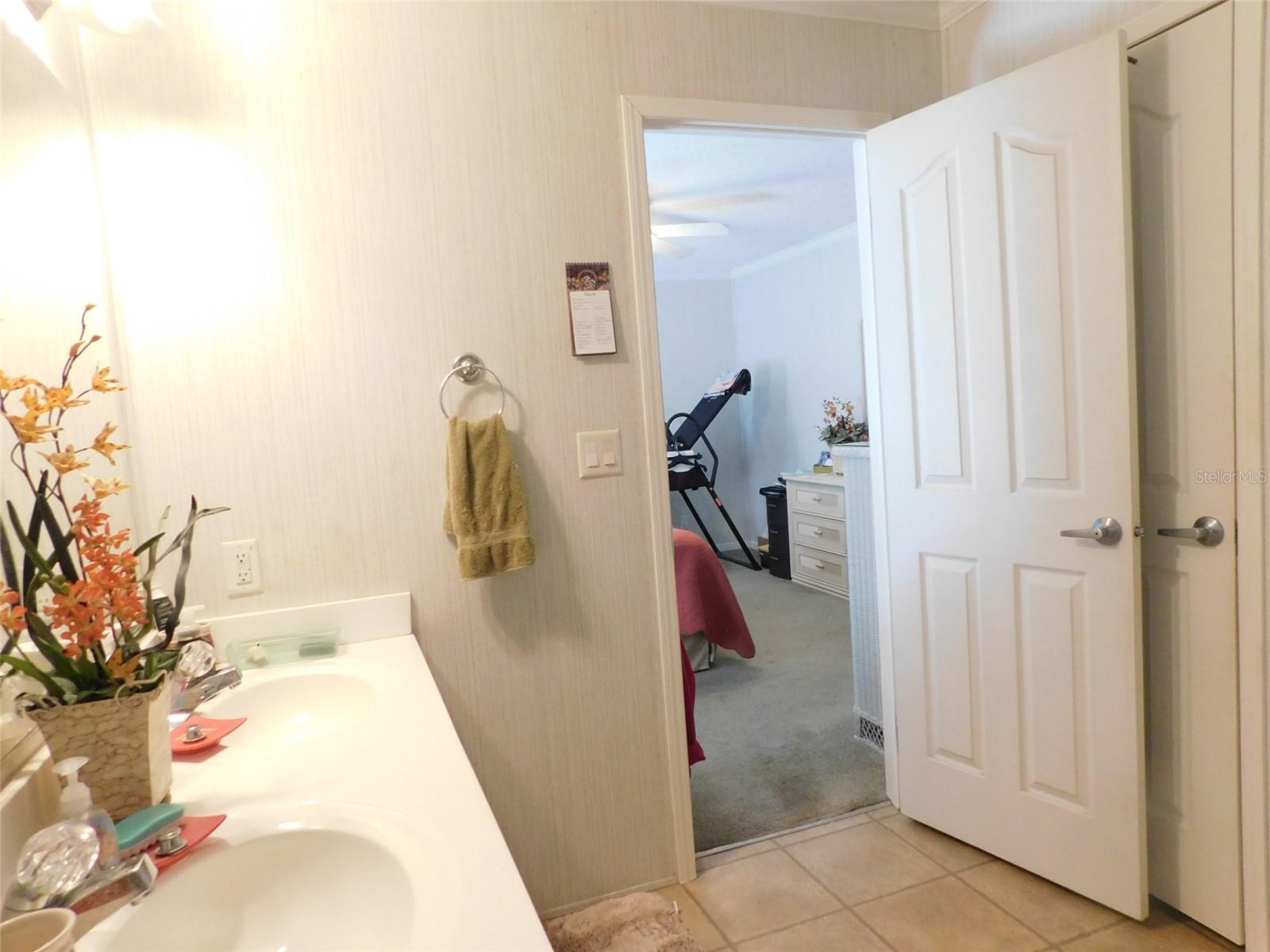 Image 36 of 52 For 11739 Lemon Avenue