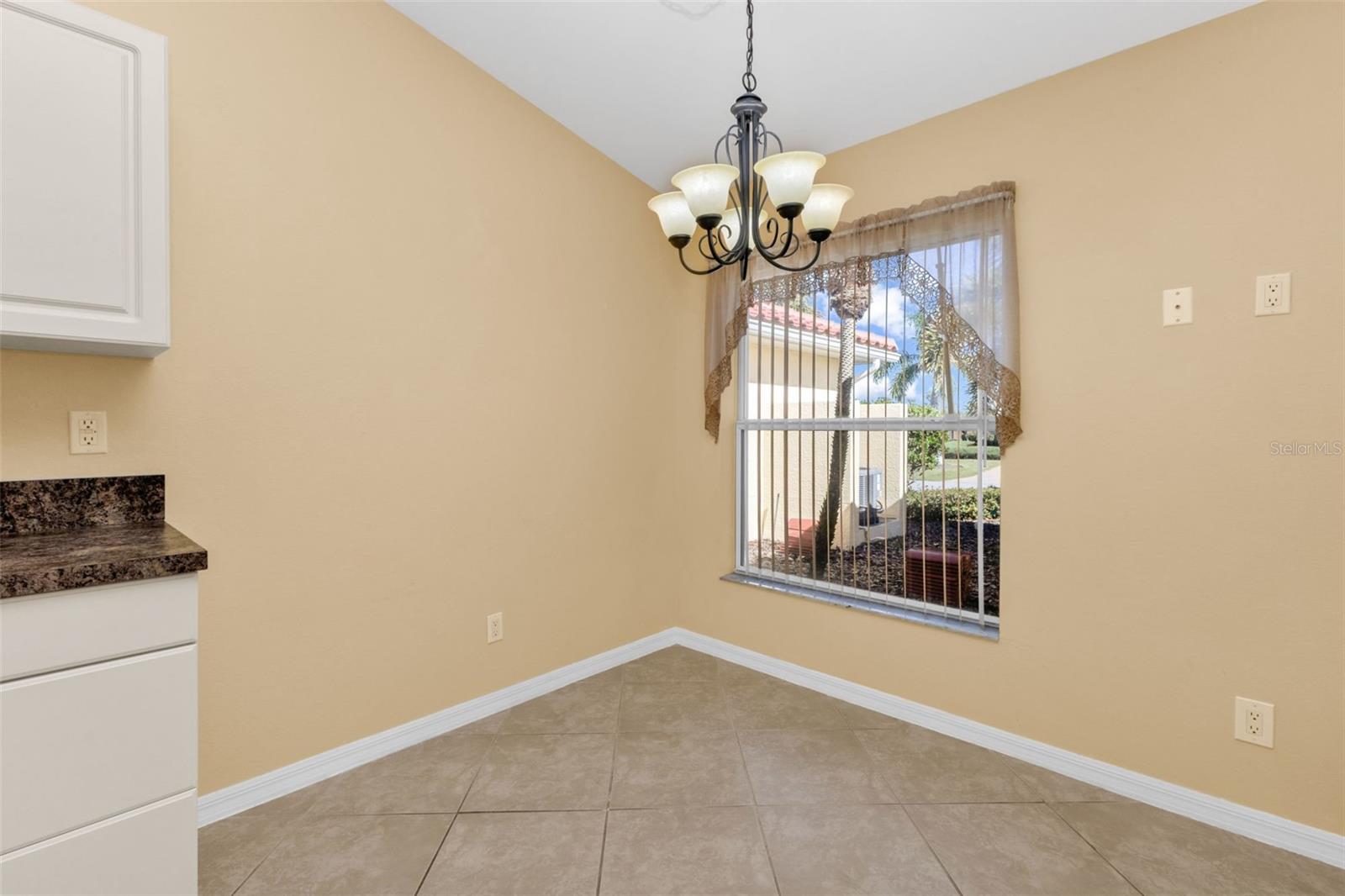 Image 14 of 43 For 3841 Albacete Circle 51