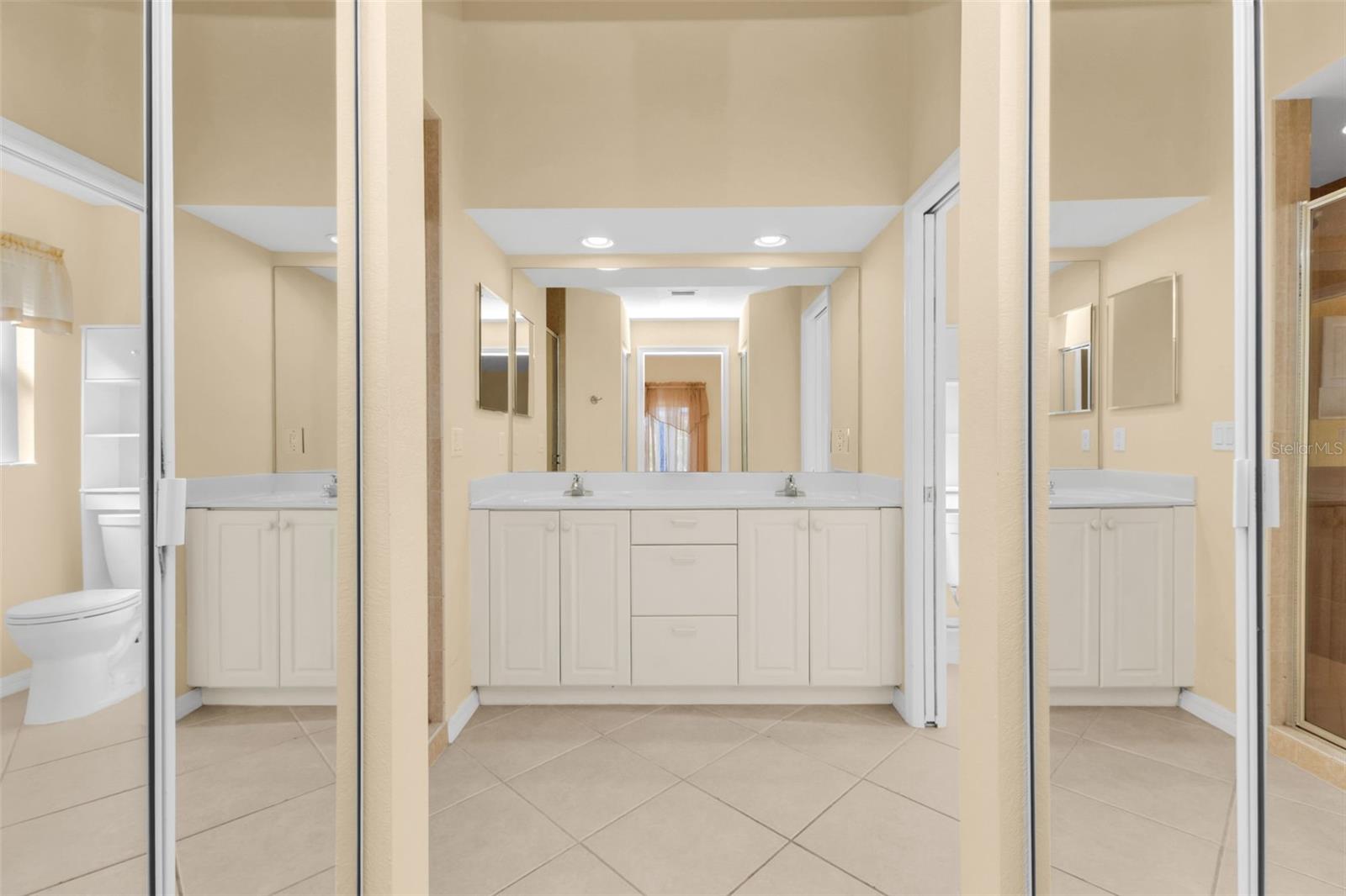 Image 28 of 43 For 3841 Albacete Circle 51