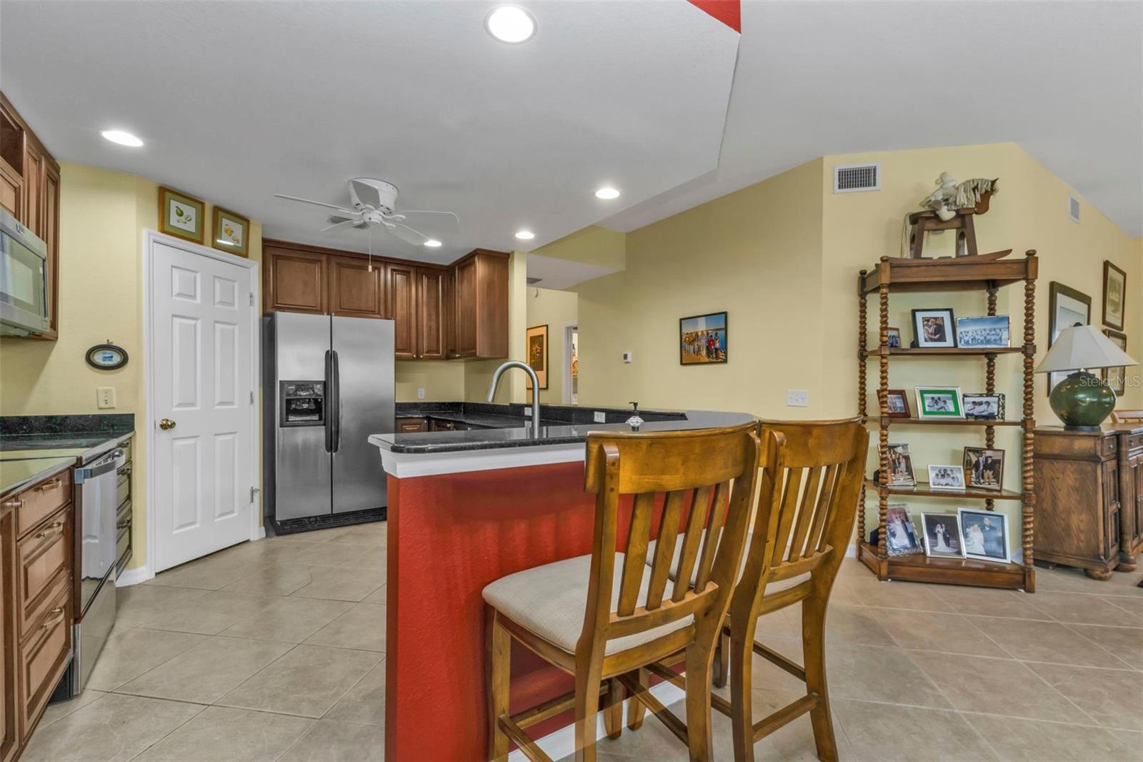 Image 11 of 57 For 3112 Club Drive 124