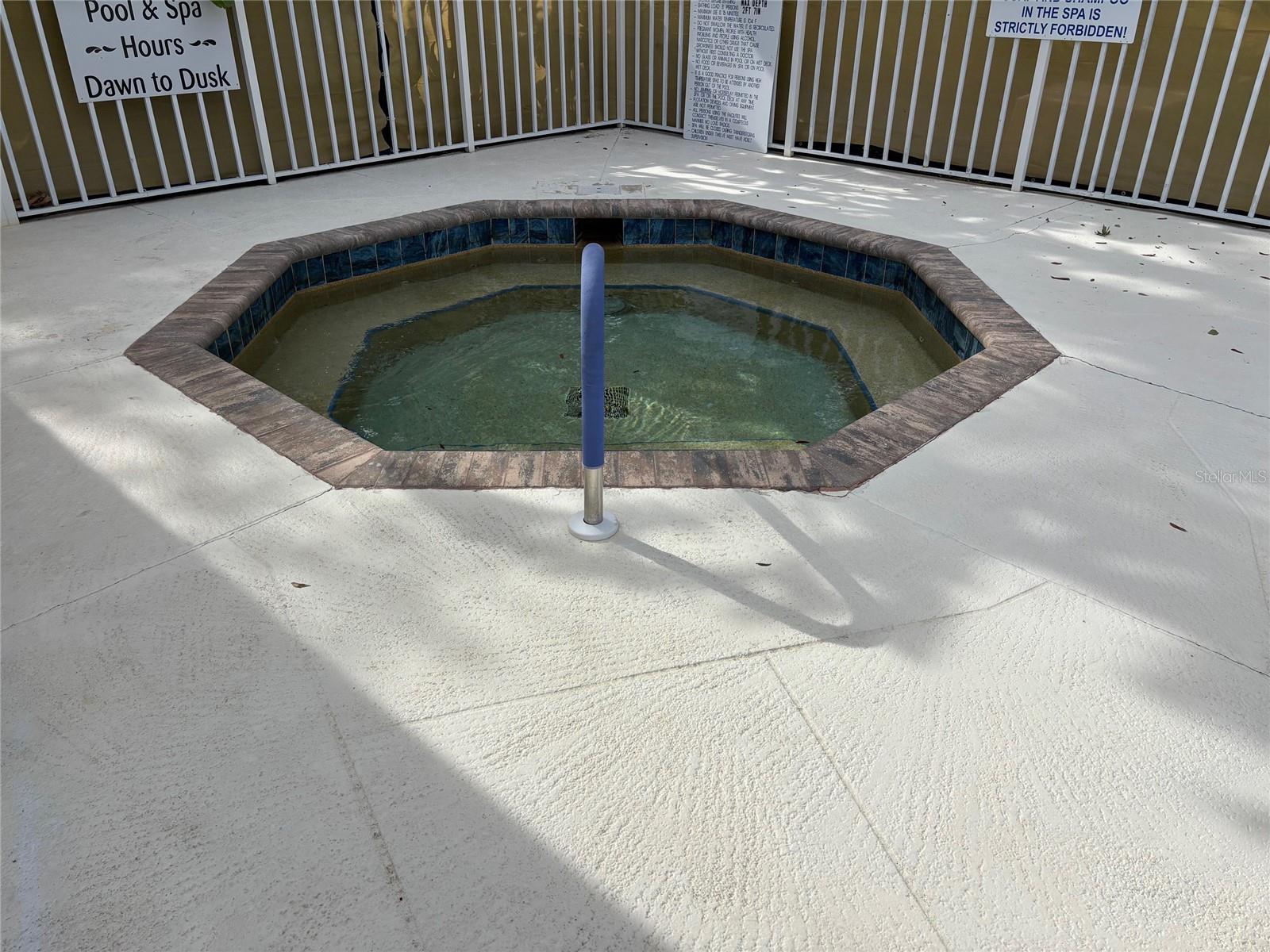 Image 38 of 57 For 3112 Club Drive 124