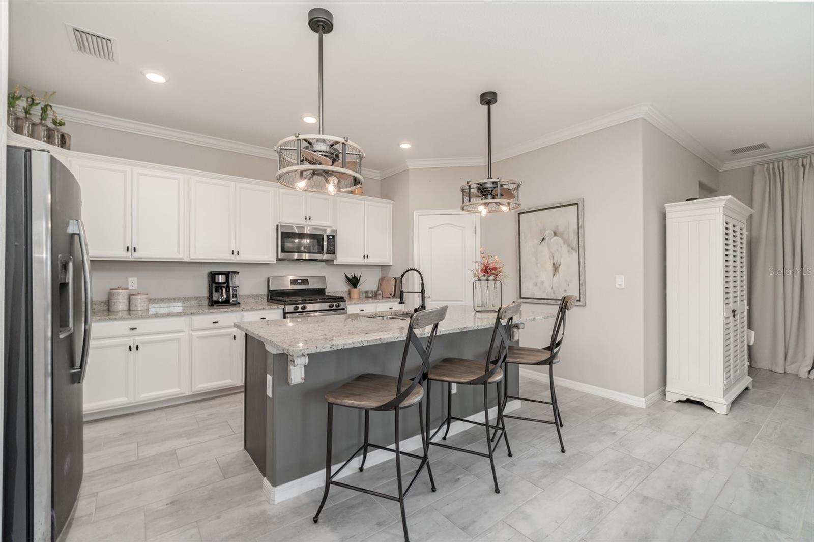 Image 10 of 47 For 43249 Treadway Drive