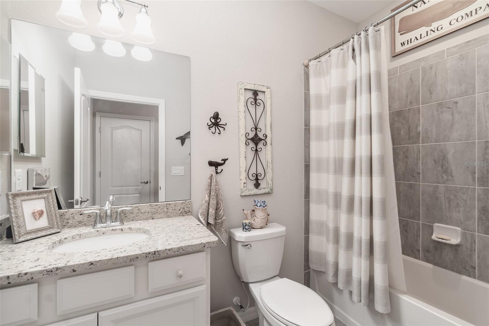 Image 19 of 47 For 43249 Treadway Drive