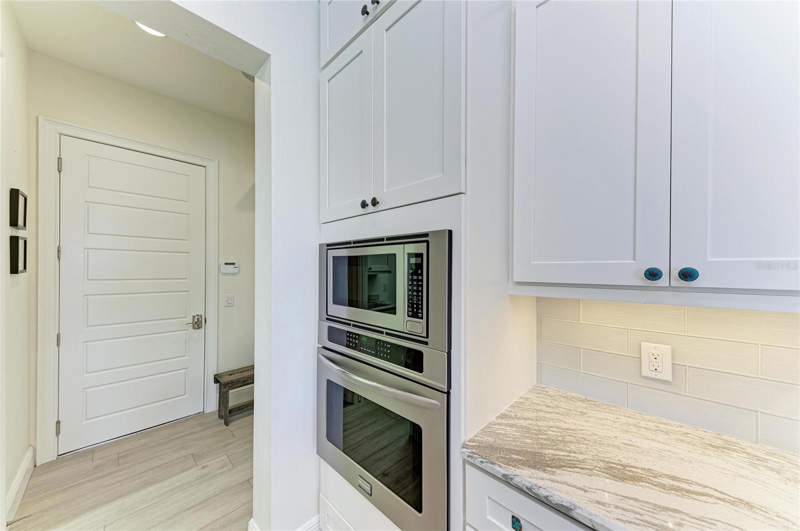 Image 22 of 64 For 2410 Marion Avenue