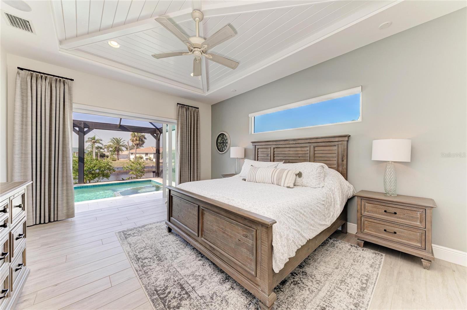 Image 27 of 64 For 2410 Marion Avenue