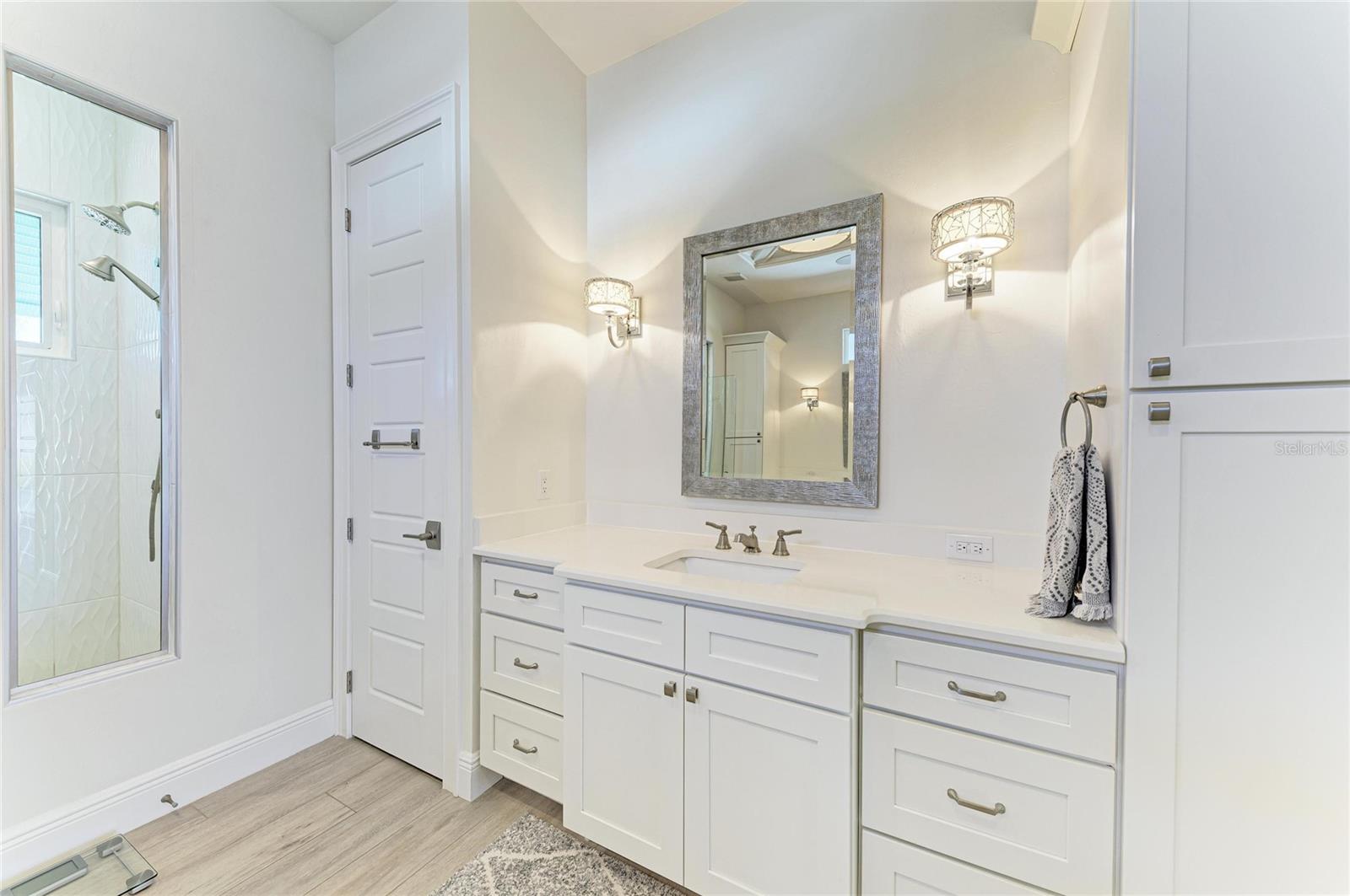 Image 30 of 64 For 2410 Marion Avenue