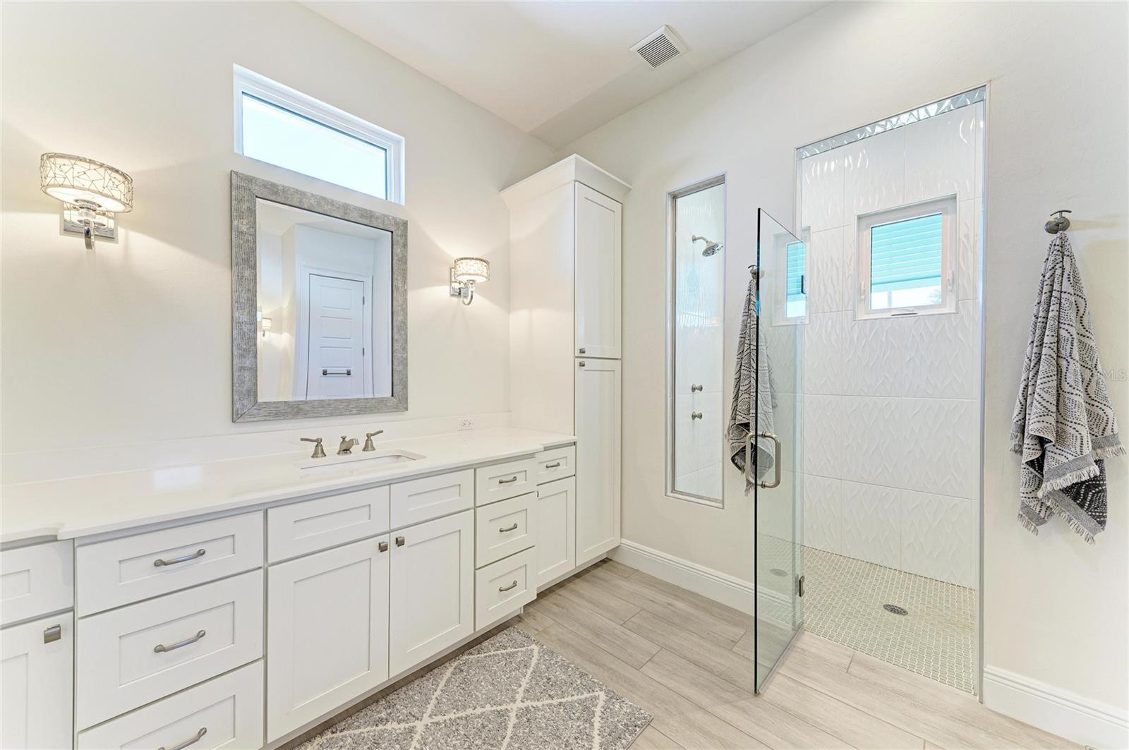 Image 31 of 64 For 2410 Marion Avenue