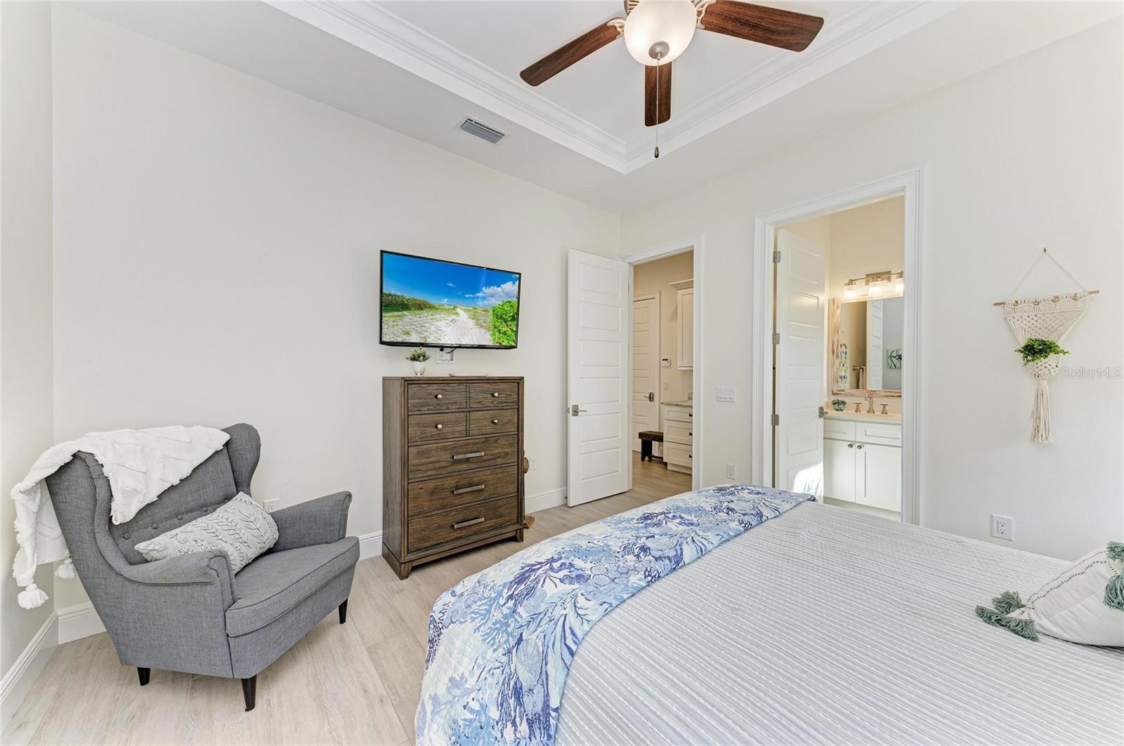 Image 40 of 64 For 2410 Marion Avenue