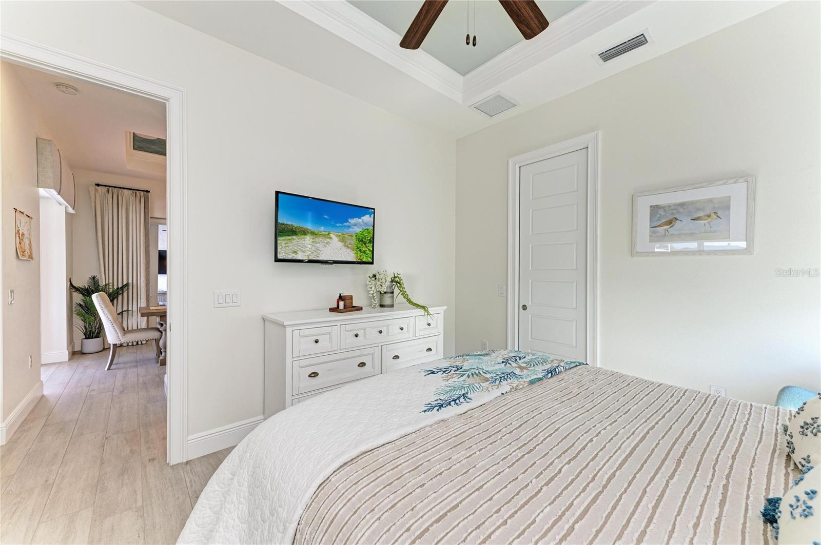 Image 43 of 64 For 2410 Marion Avenue