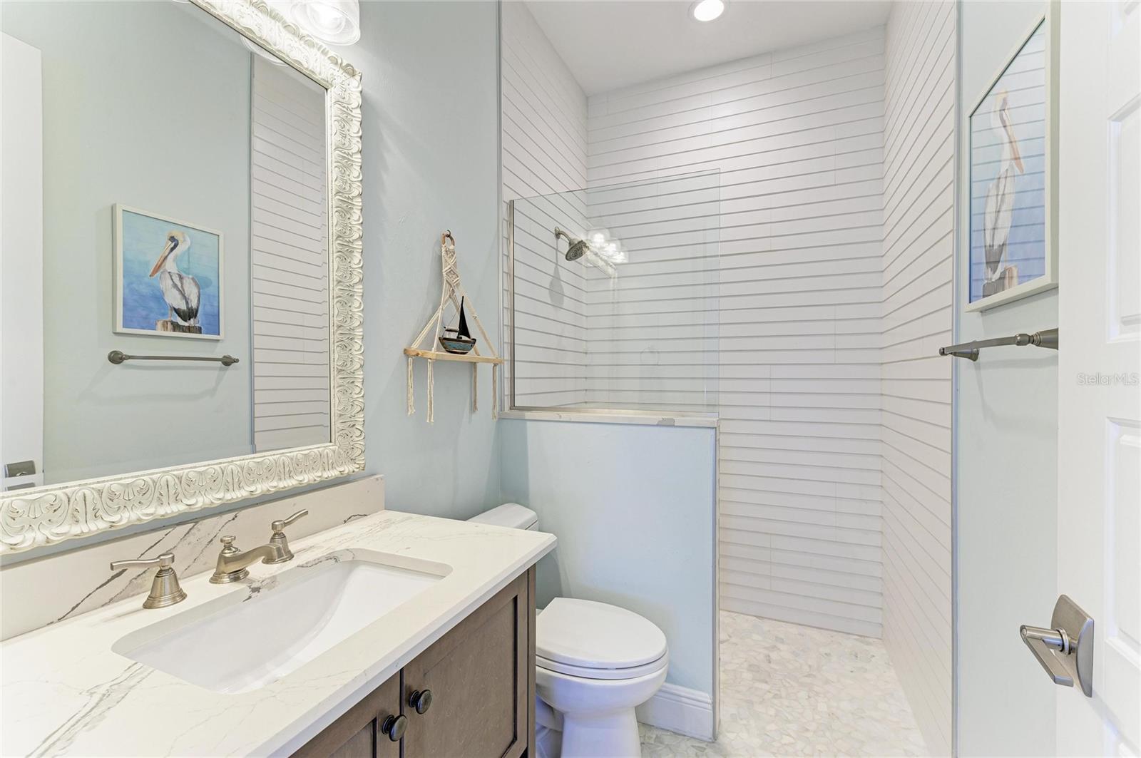 Image 44 of 64 For 2410 Marion Avenue