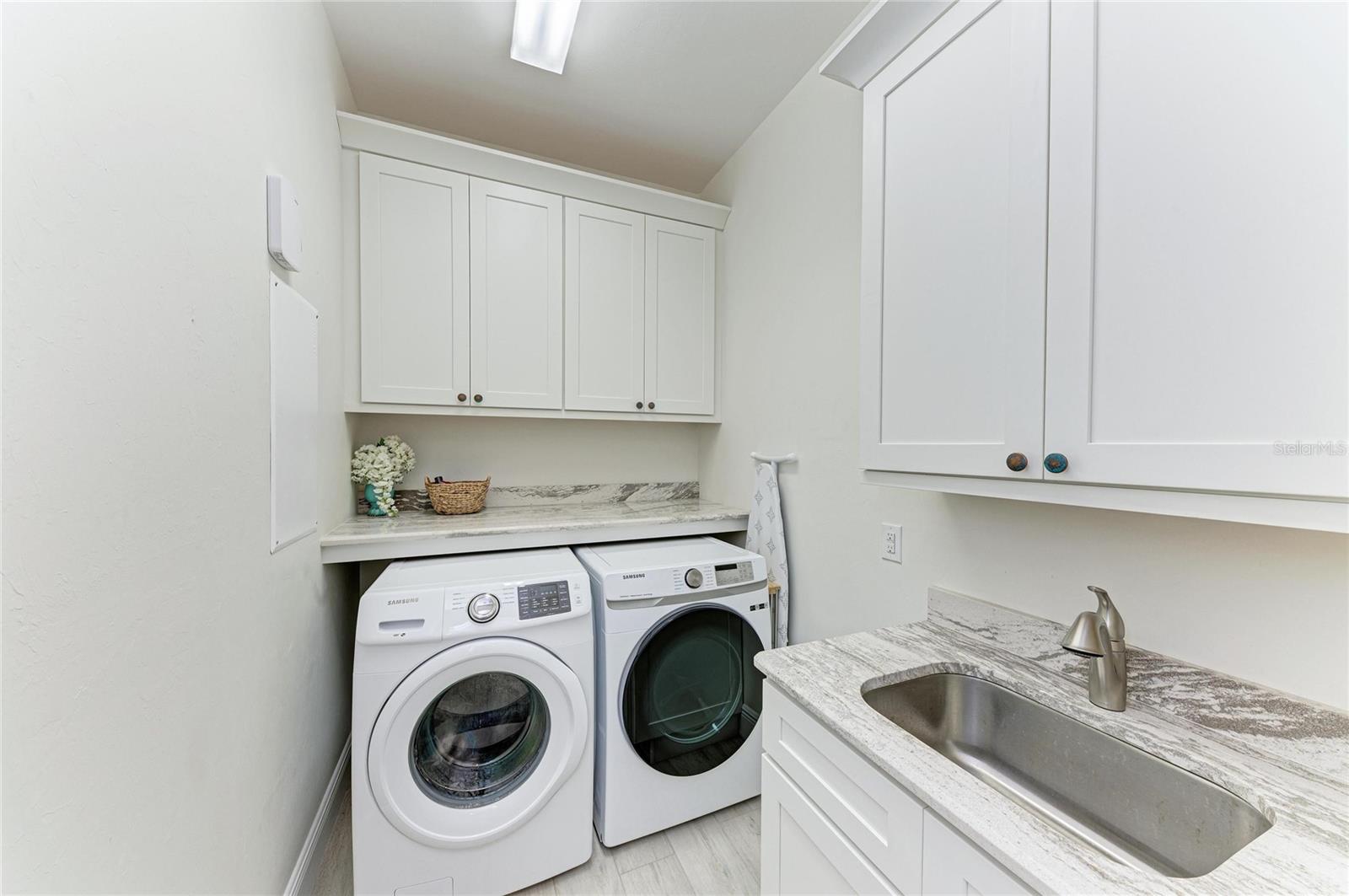 Image 45 of 64 For 2410 Marion Avenue