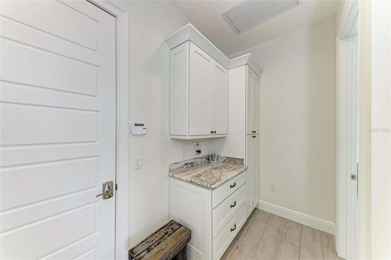 Image 46 of 64 For 2410 Marion Avenue