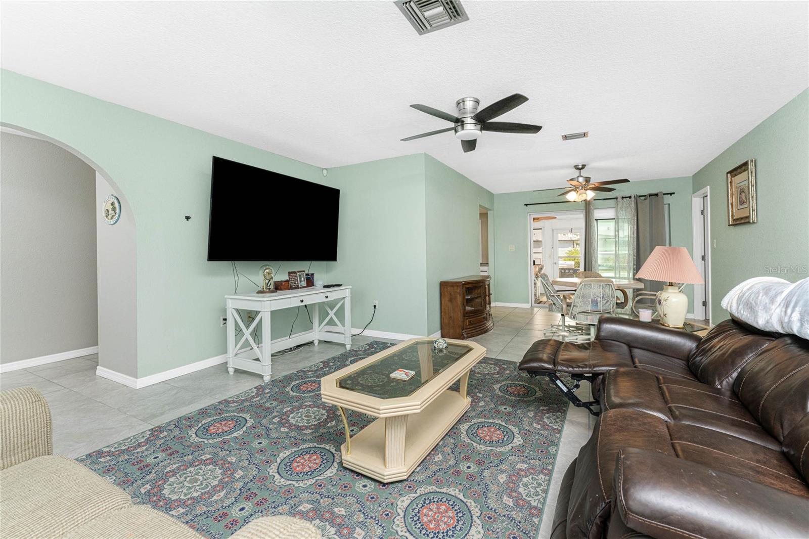 Image 15 of 63 For 3099 Pellam Boulevard