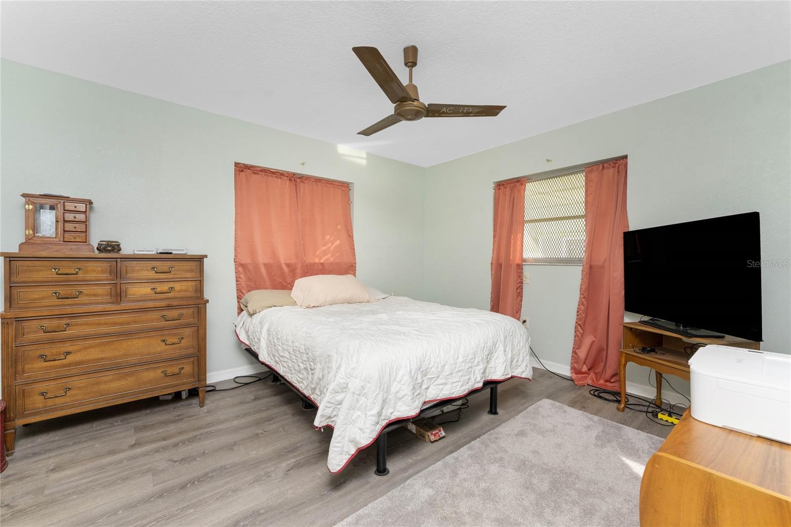 Image 28 of 63 For 3099 Pellam Boulevard