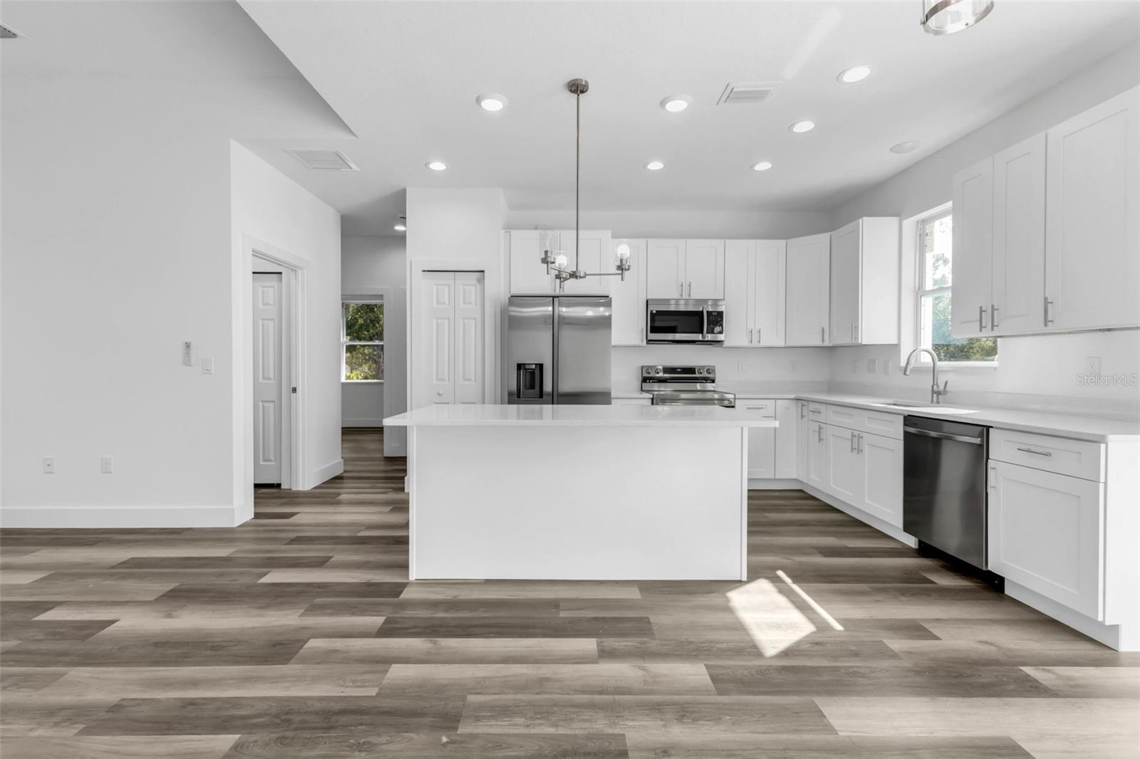 Image 11 of 45 For 23461 Winthrob Avenue