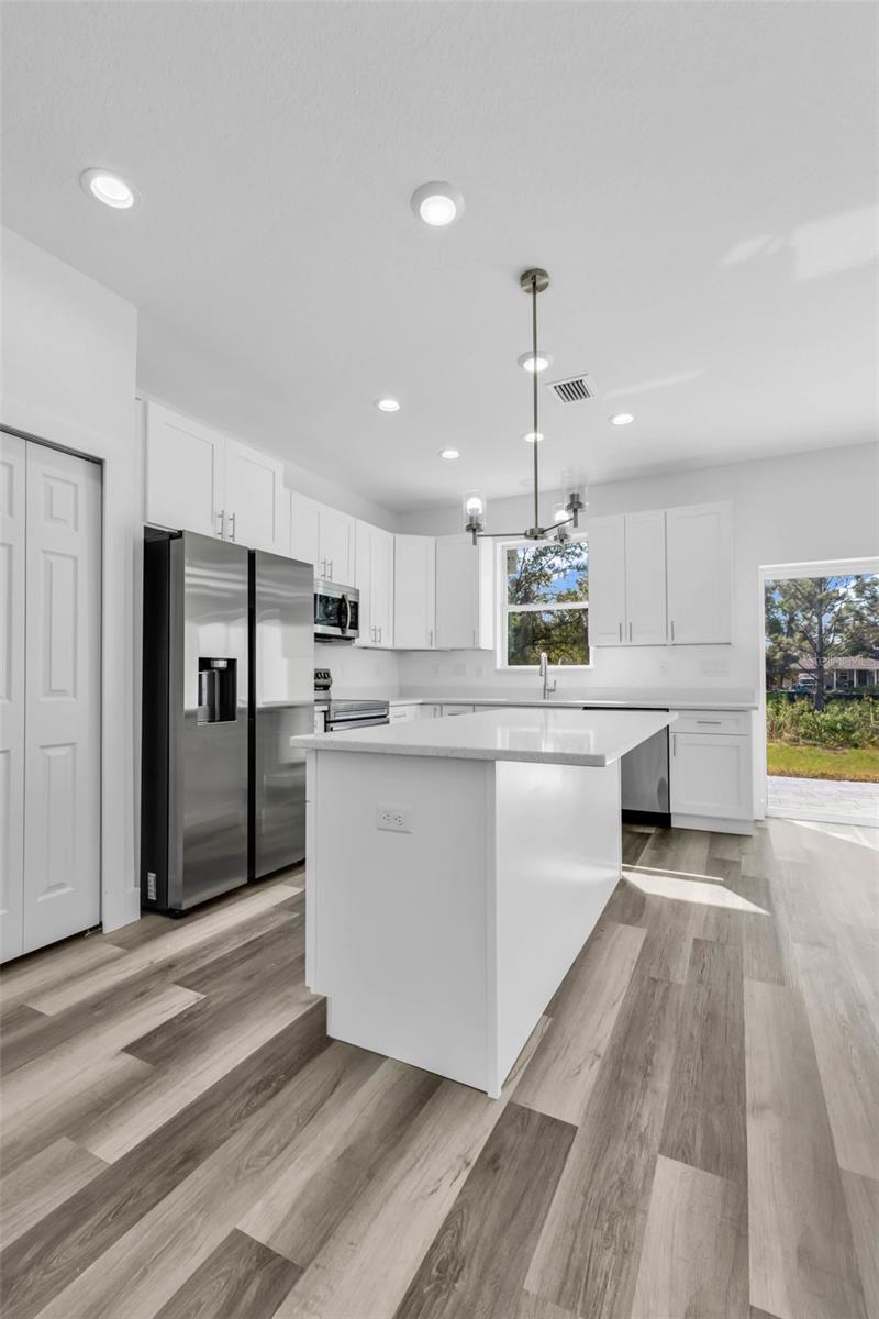 Image 13 of 45 For 23461 Winthrob Avenue