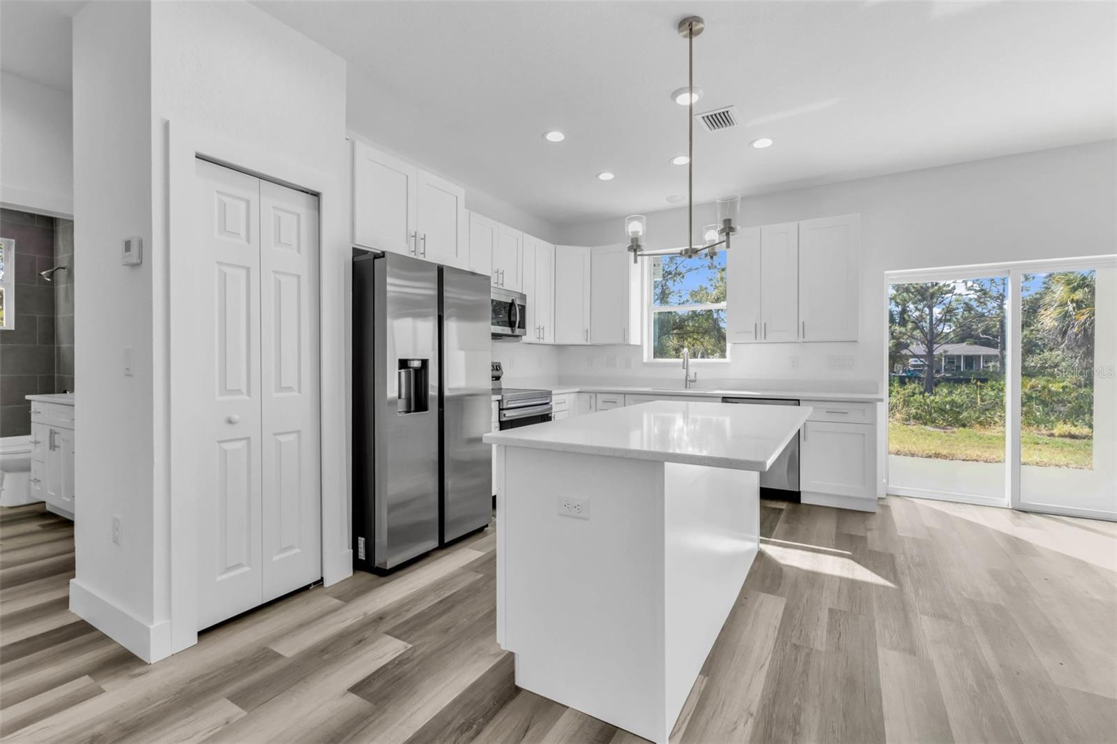 Image 14 of 45 For 23461 Winthrob Avenue