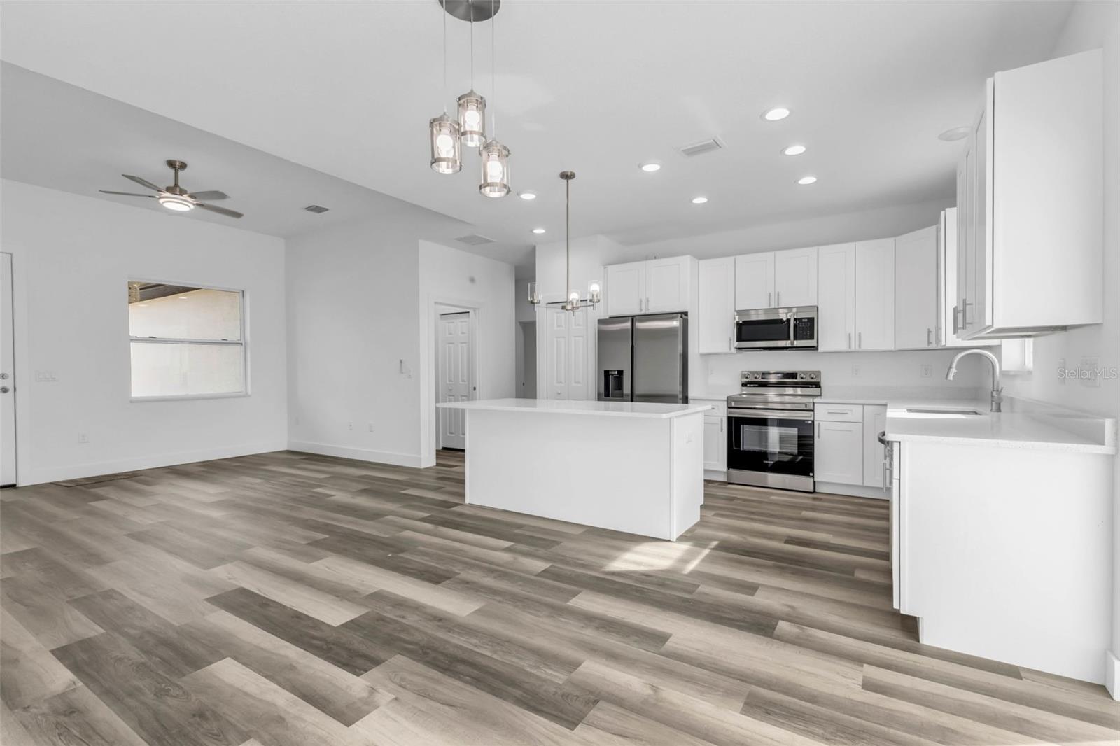 Image 19 of 45 For 23461 Winthrob Avenue