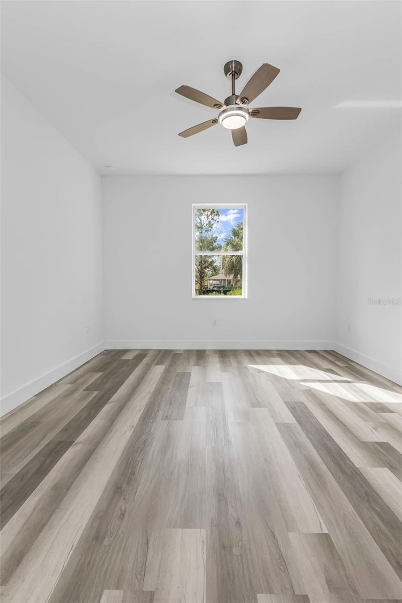 Image 22 of 45 For 23461 Winthrob Avenue