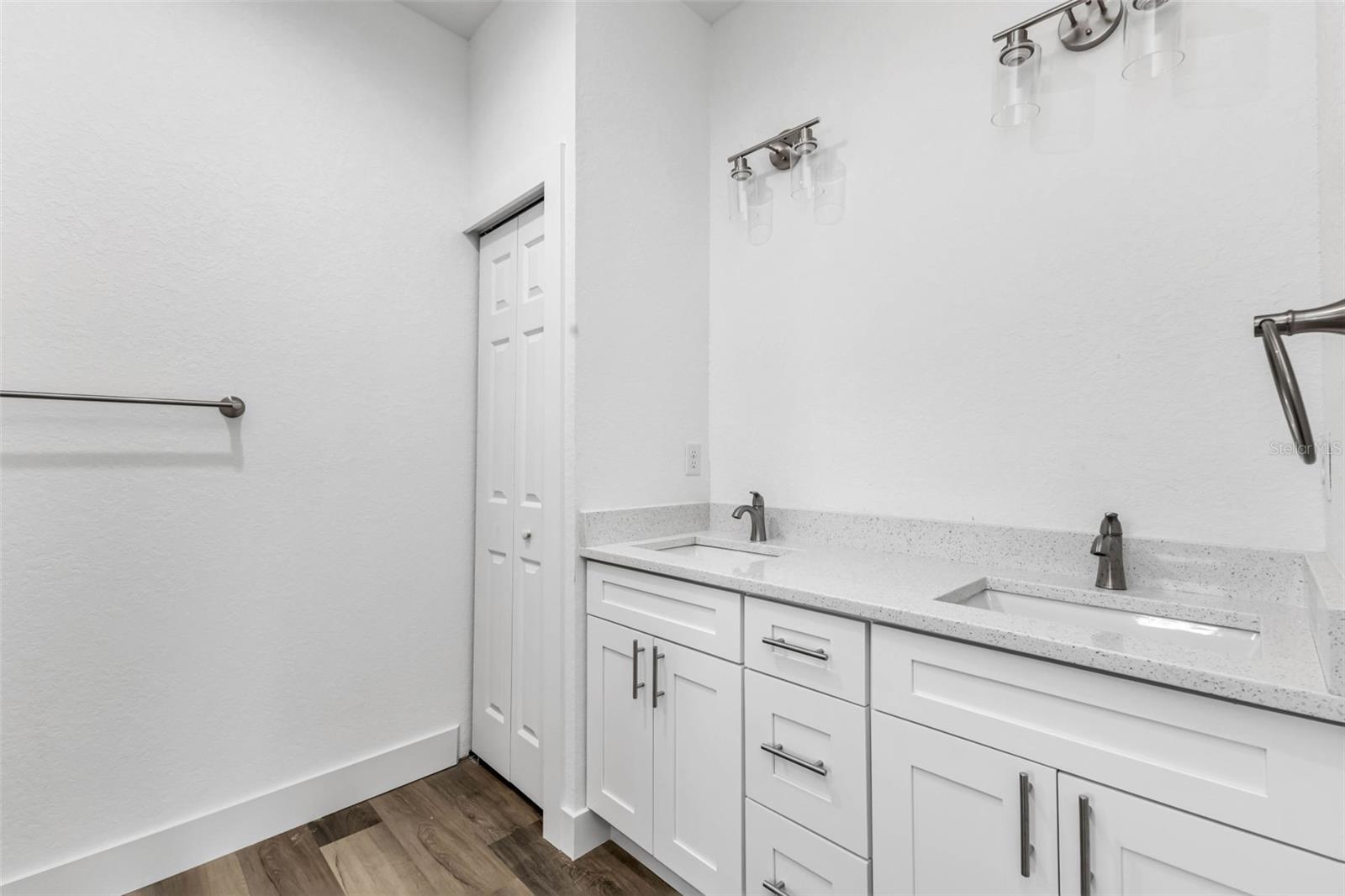 Image 24 of 45 For 23461 Winthrob Avenue