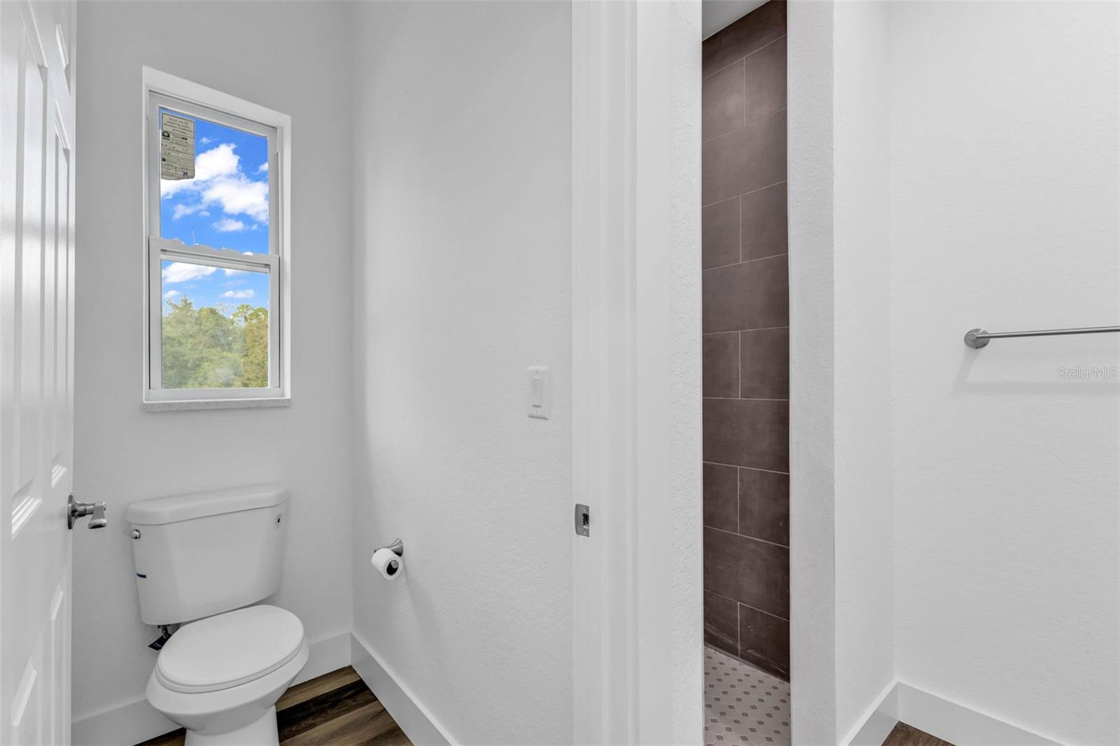 Image 25 of 45 For 23461 Winthrob Avenue