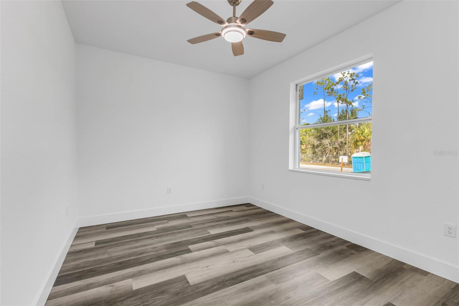 Image 30 of 45 For 23461 Winthrob Avenue