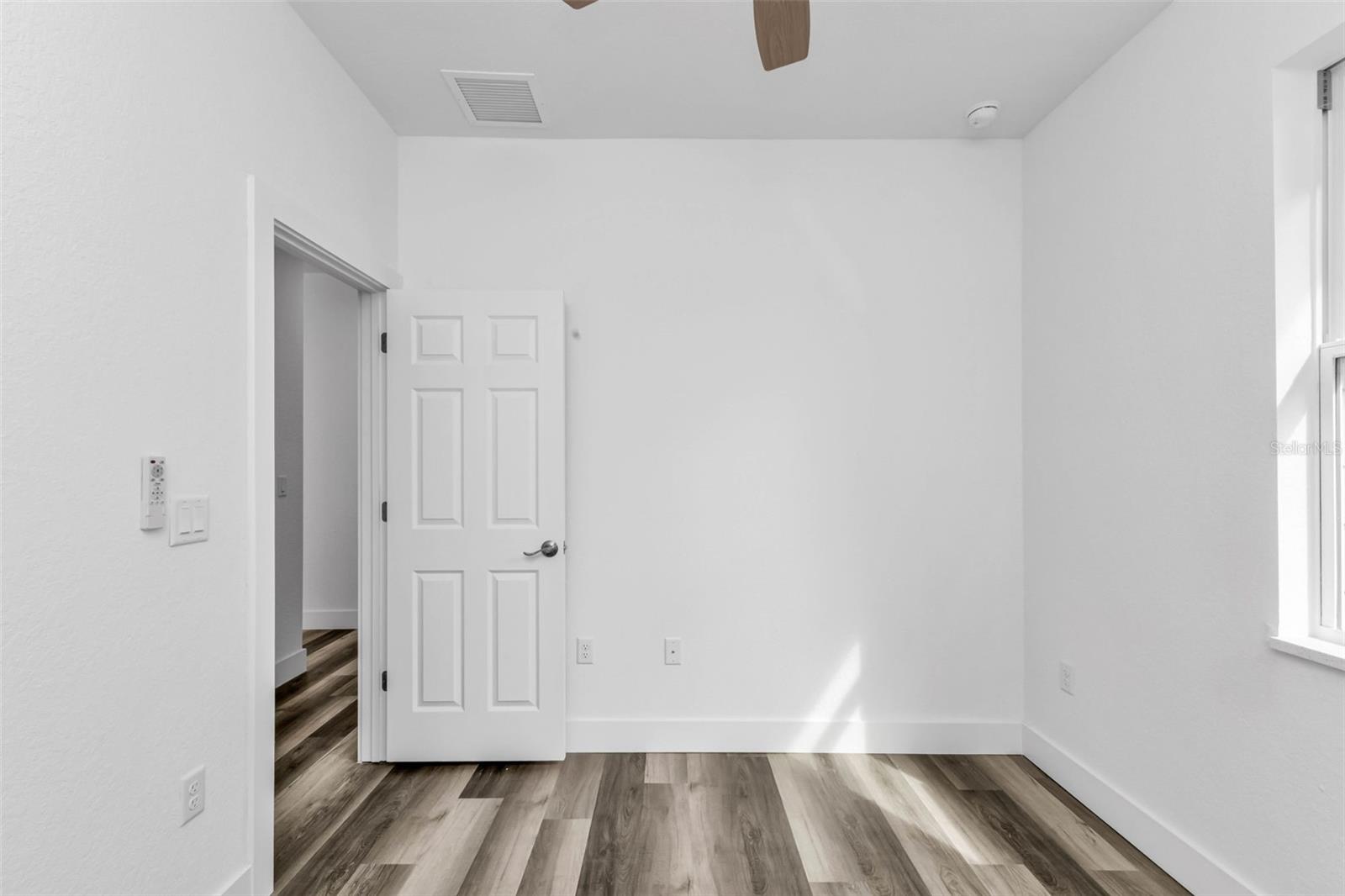 Image 39 of 45 For 23461 Winthrob Avenue