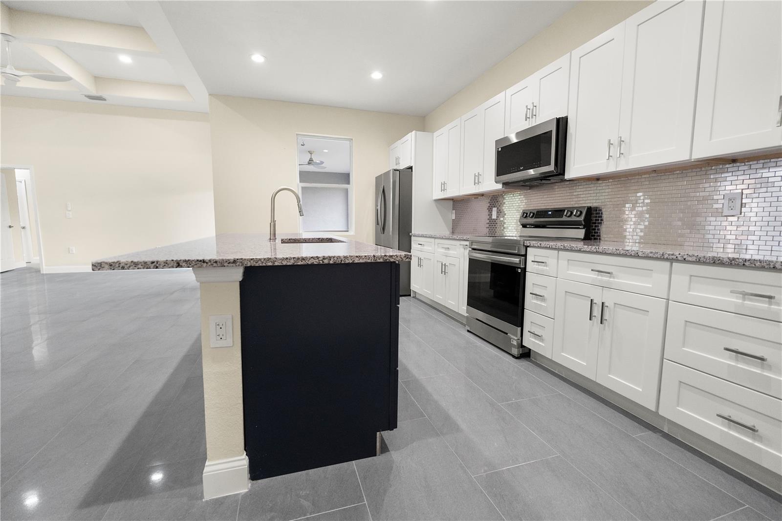 Image 13 of 47 For 1043 Albert Ave