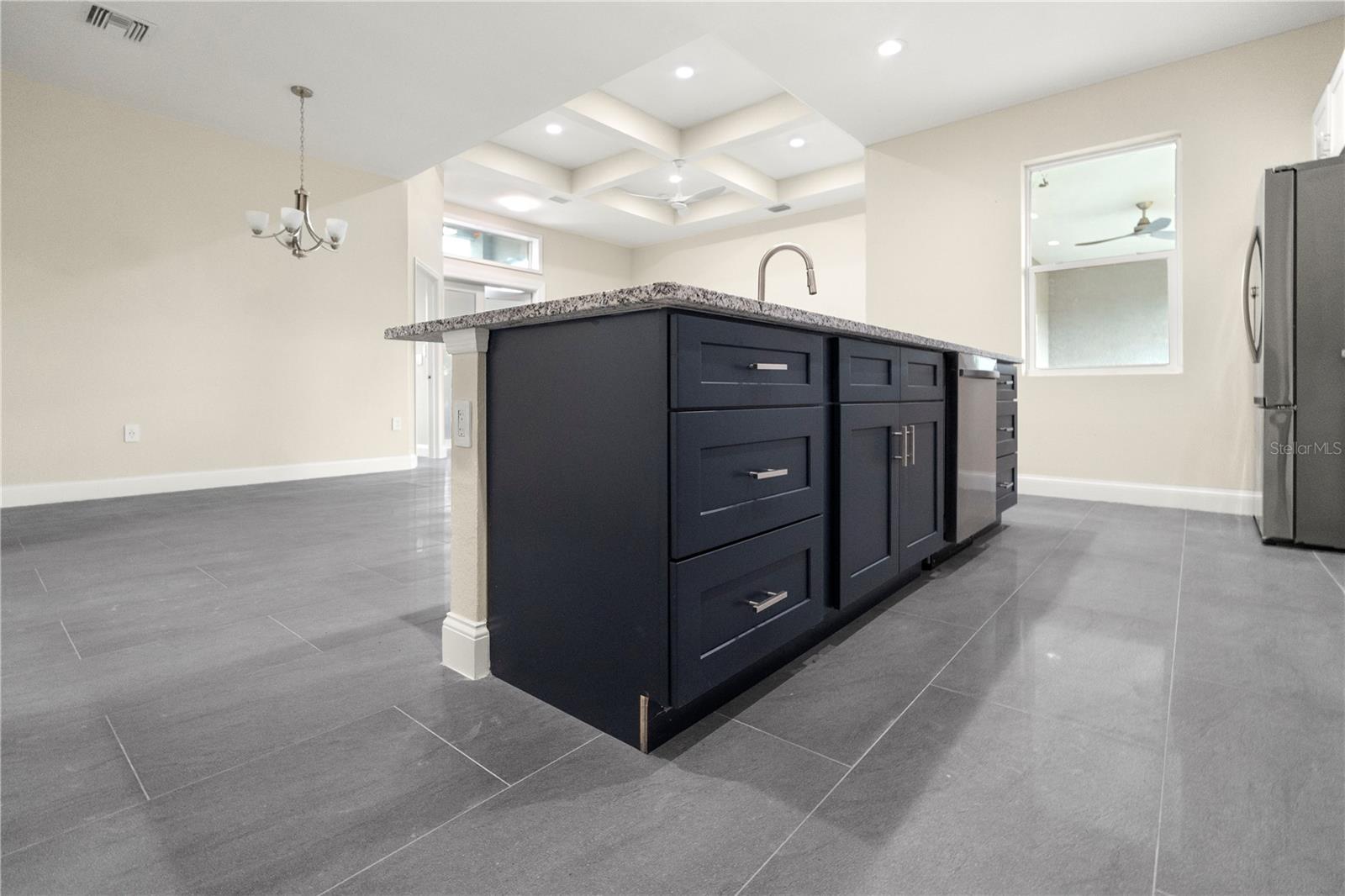 Image 14 of 47 For 1043 Albert Ave