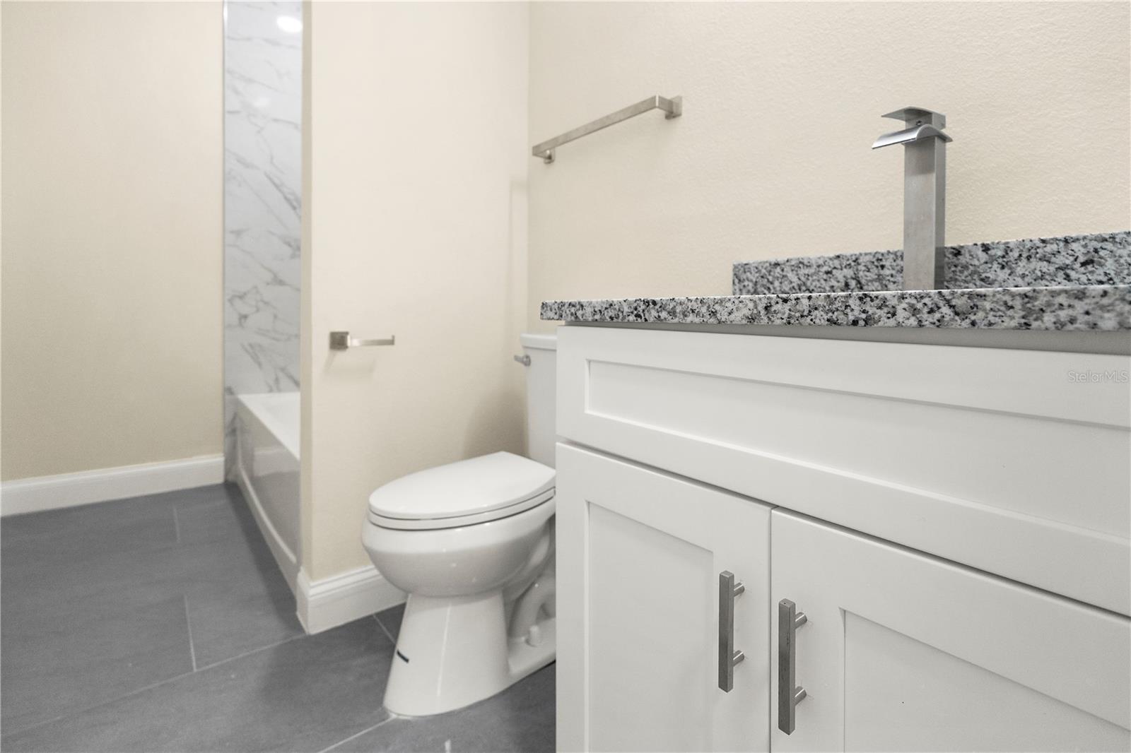 Image 40 of 47 For 1043 Albert Ave