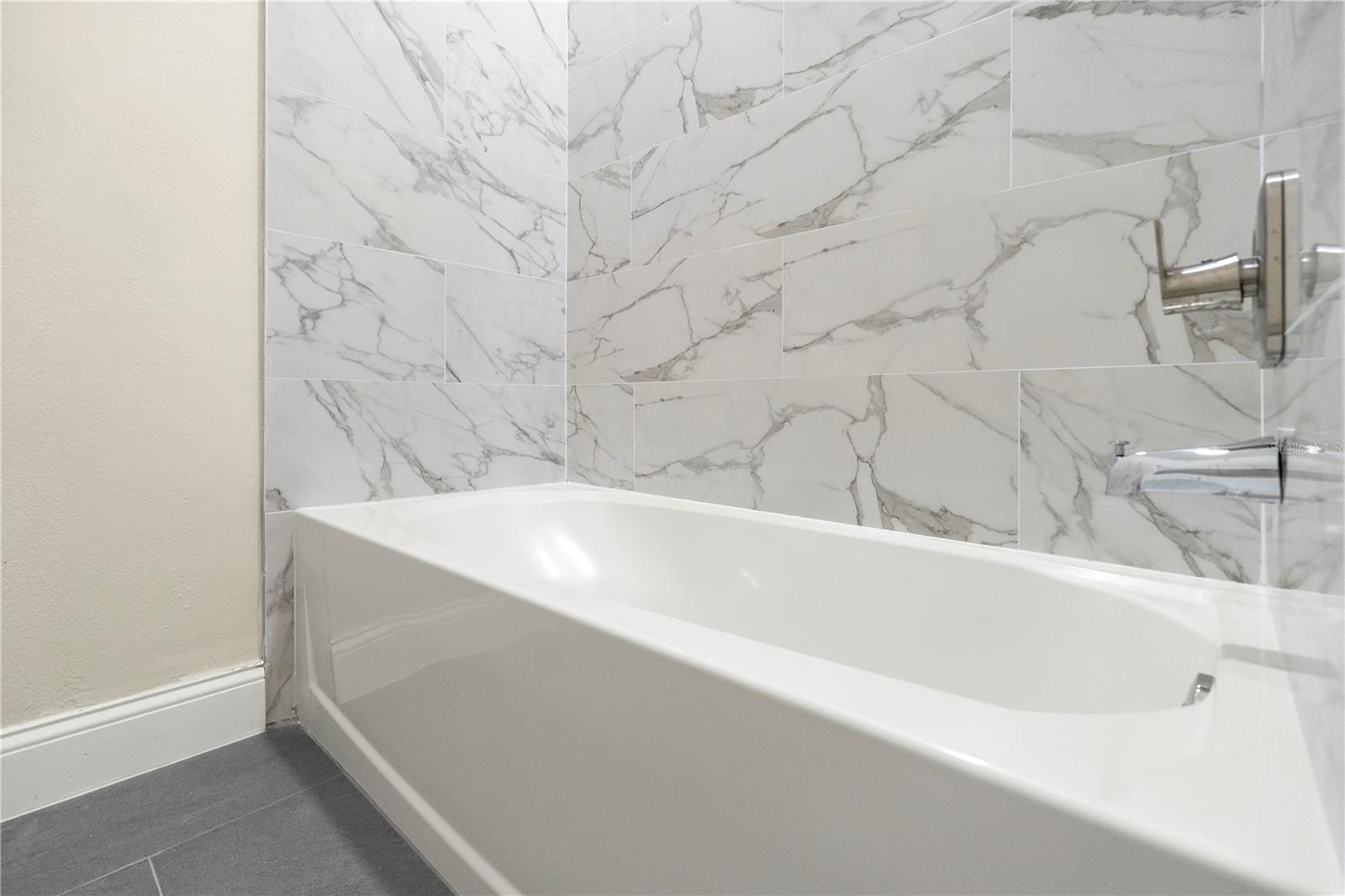 Image 41 of 47 For 1043 Albert Ave