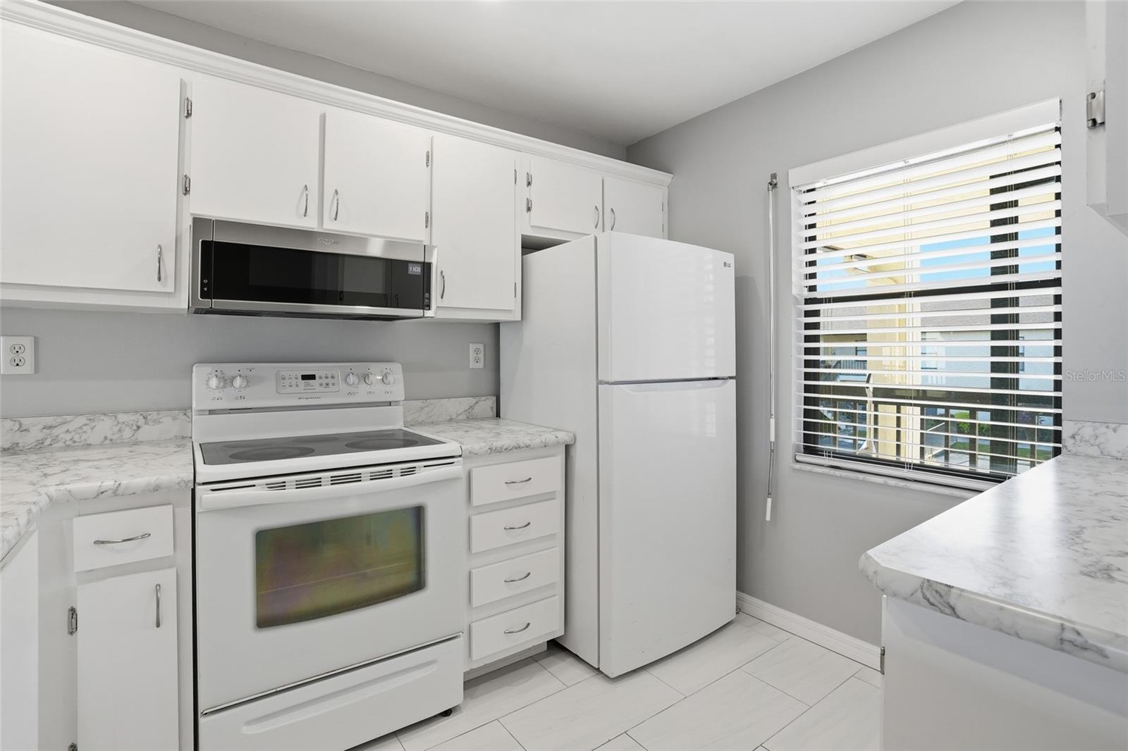 Image 16 of 47 For 9270 Lake Park Drive 201