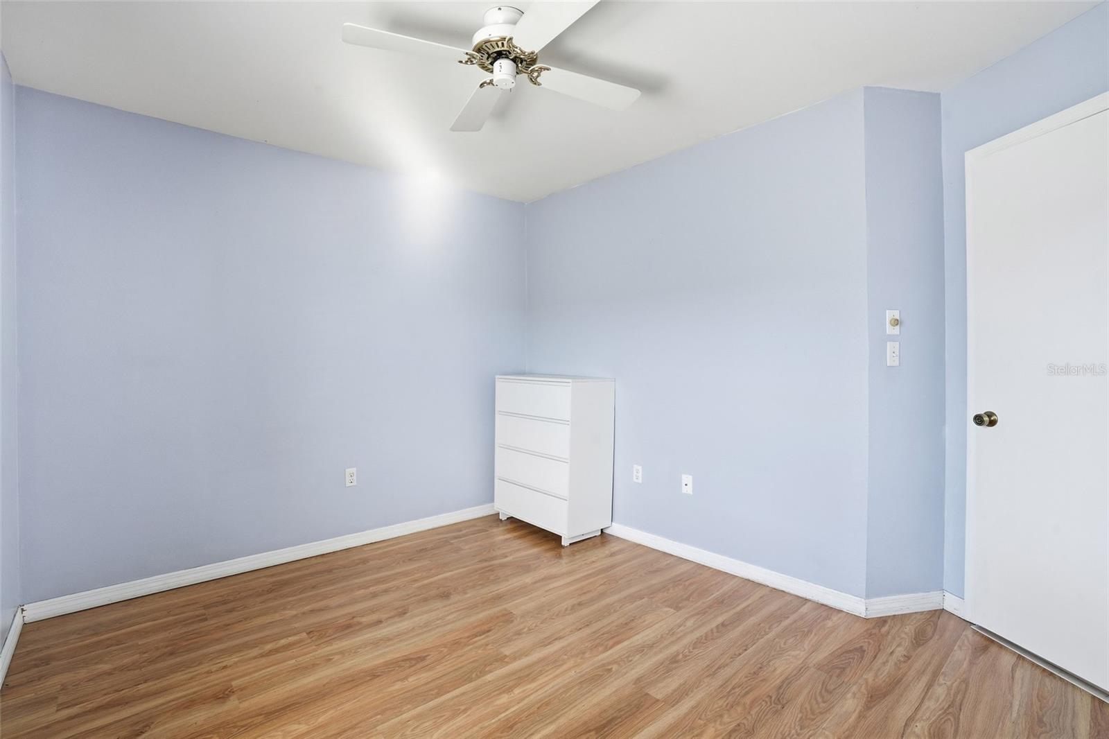 Image 30 of 47 For 9270 Lake Park Drive 201