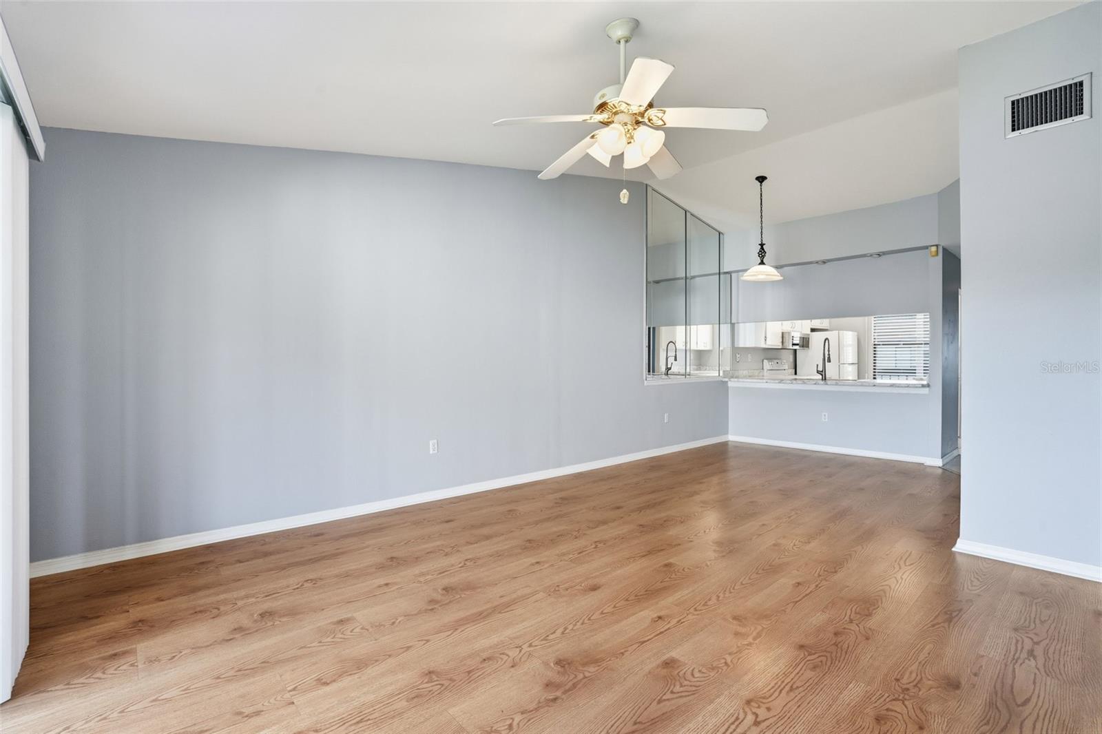 Image 7 of 47 For 9270 Lake Park Drive 201