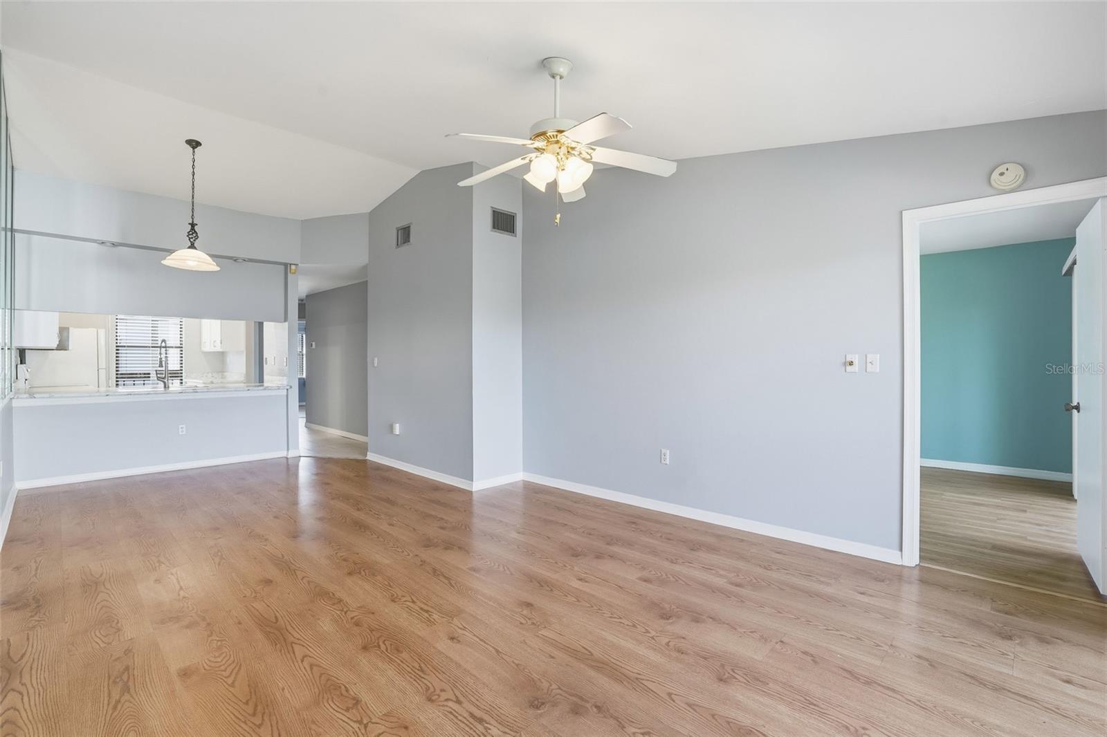 Image 9 of 47 For 9270 Lake Park Drive 201