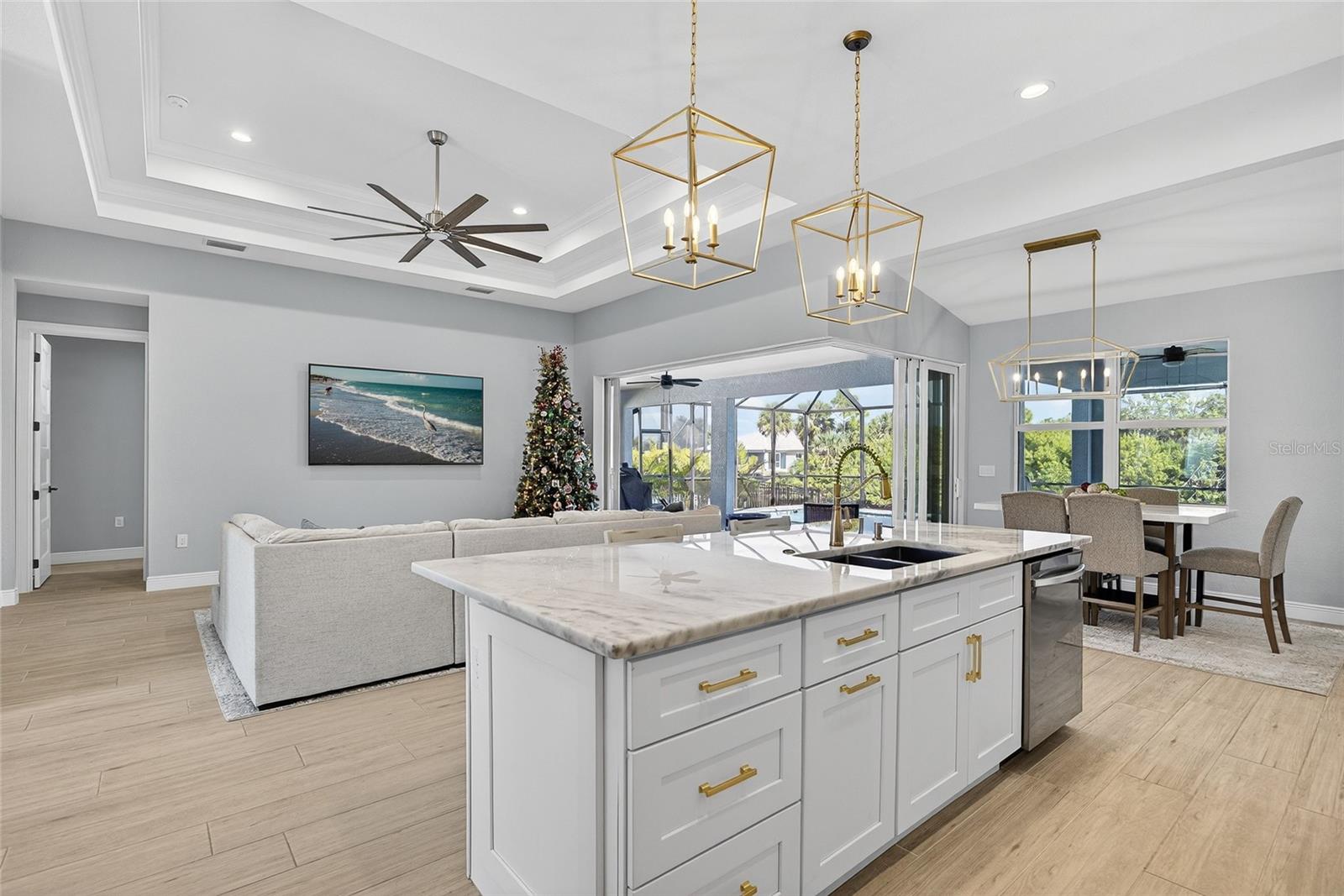 Listing photo id 8 for 1411 Liggett Circle