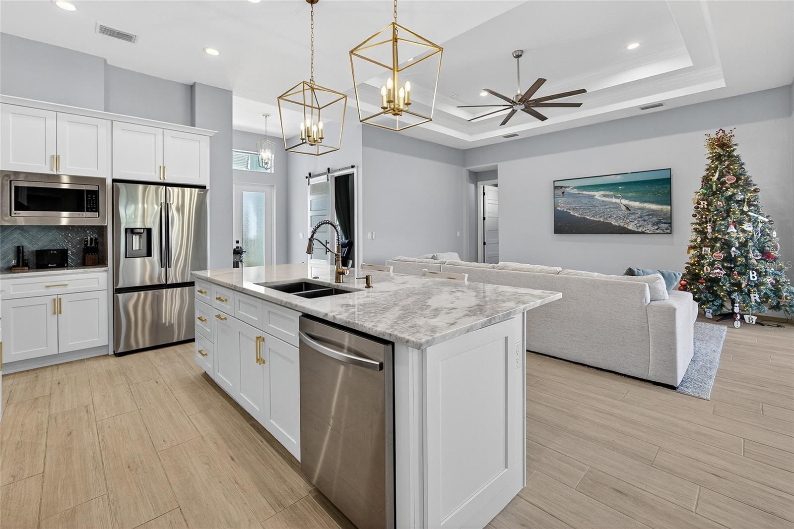 Listing photo id 10 for 1411 Liggett Circle