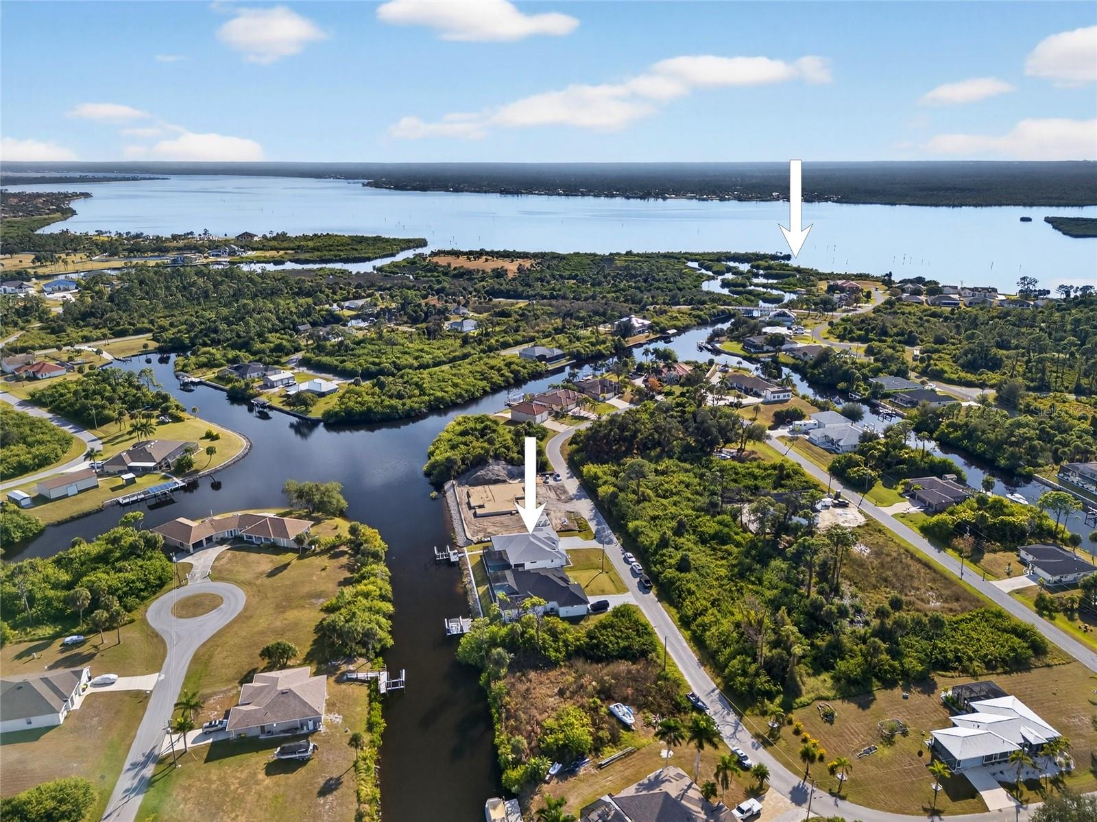 Listing photo id 0 for 1411 Liggett Circle