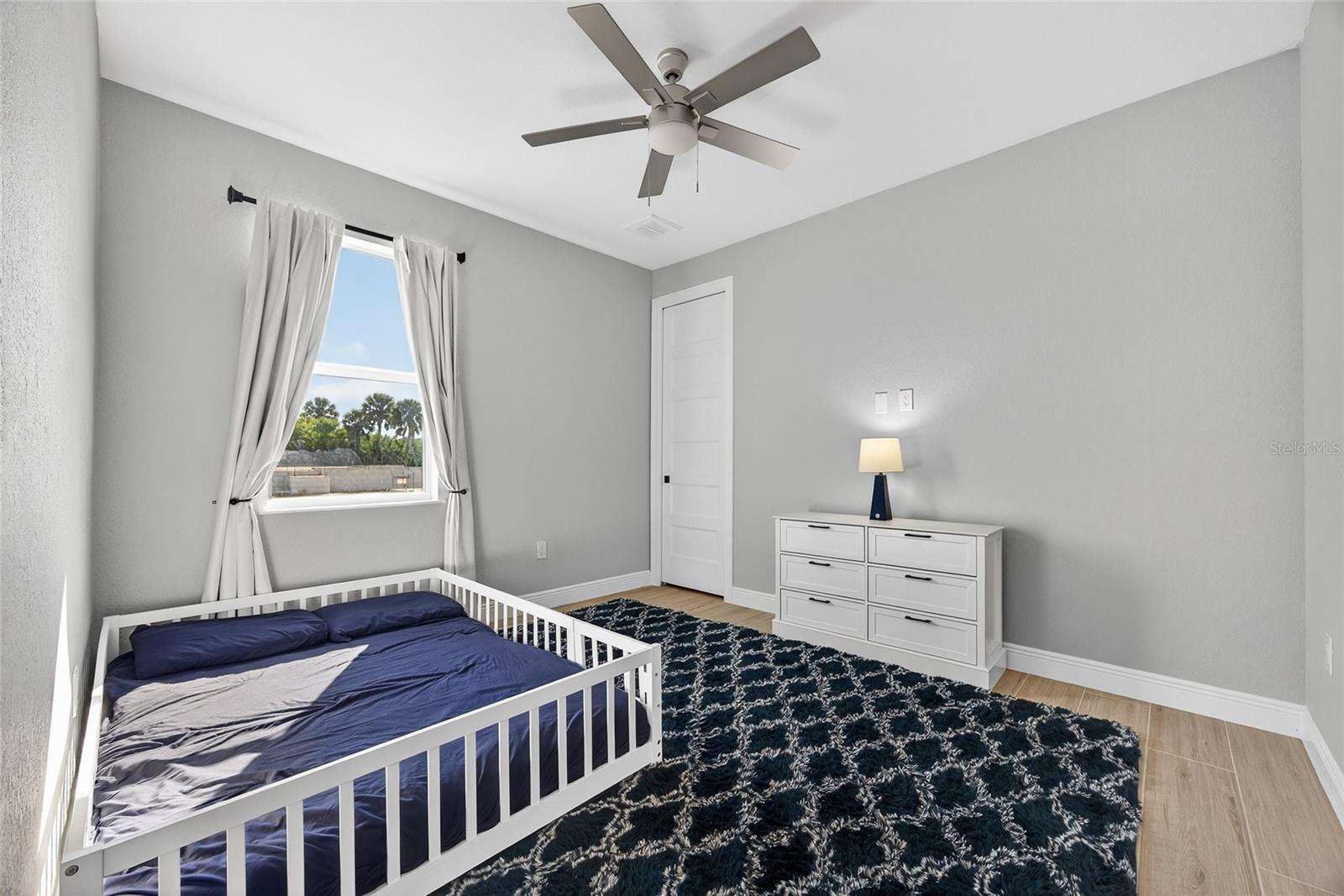 Listing photo id 21 for 1411 Liggett Circle