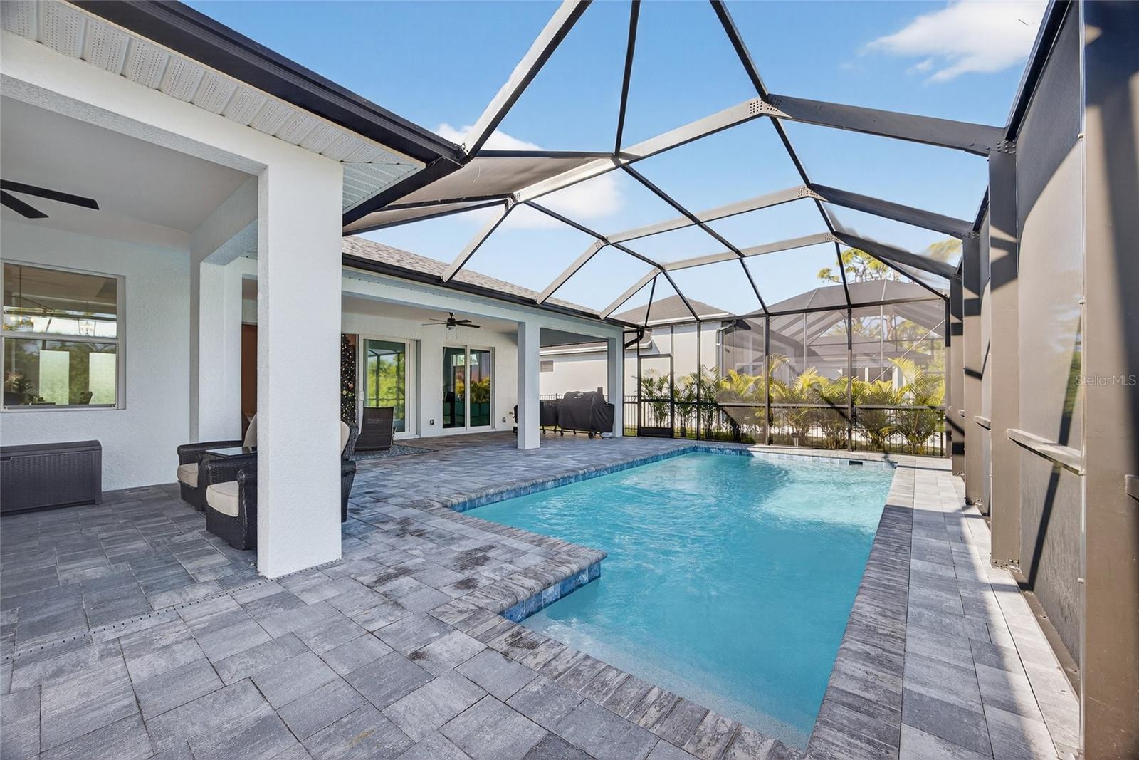 Listing photo id 23 for 1411 Liggett Circle