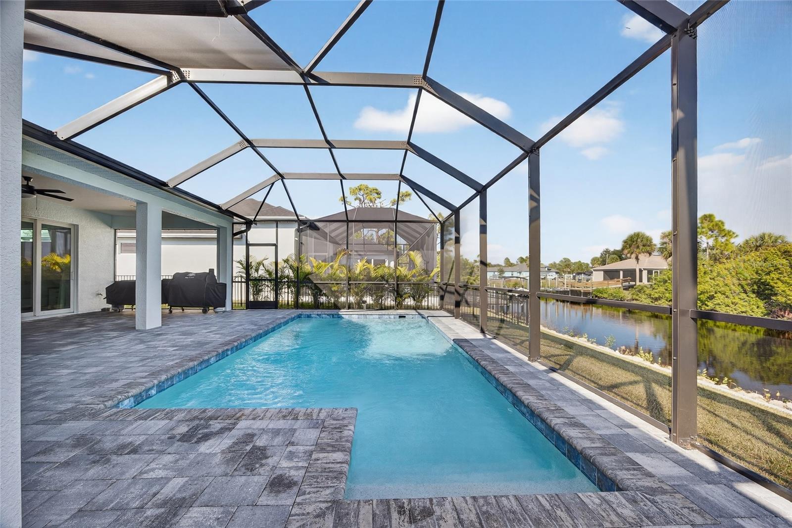 Listing photo id 26 for 1411 Liggett Circle