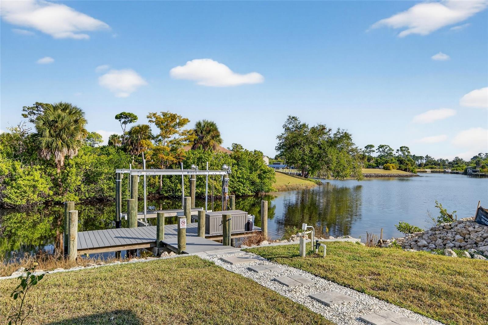 Listing photo id 29 for 1411 Liggett Circle