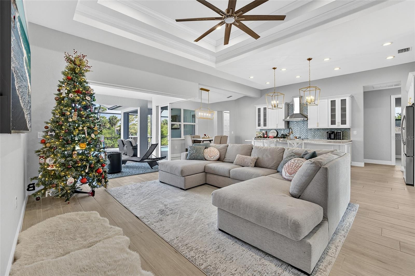 Listing photo id 6 for 1411 Liggett Circle