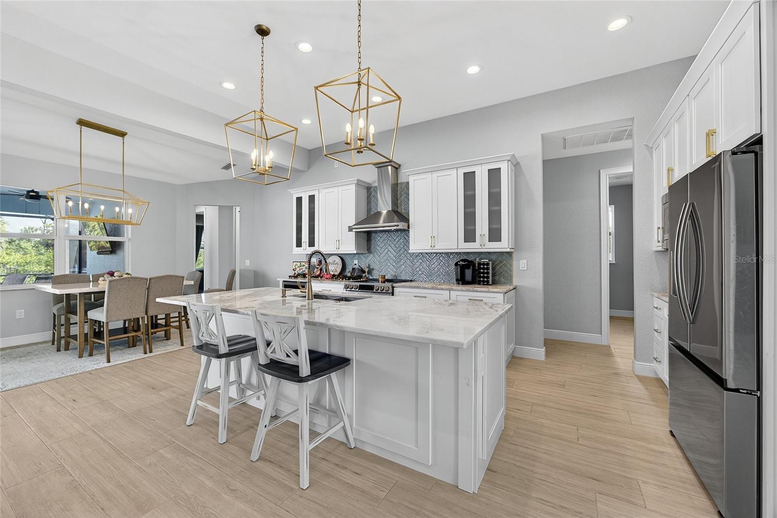 Listing photo id 7 for 1411 Liggett Circle