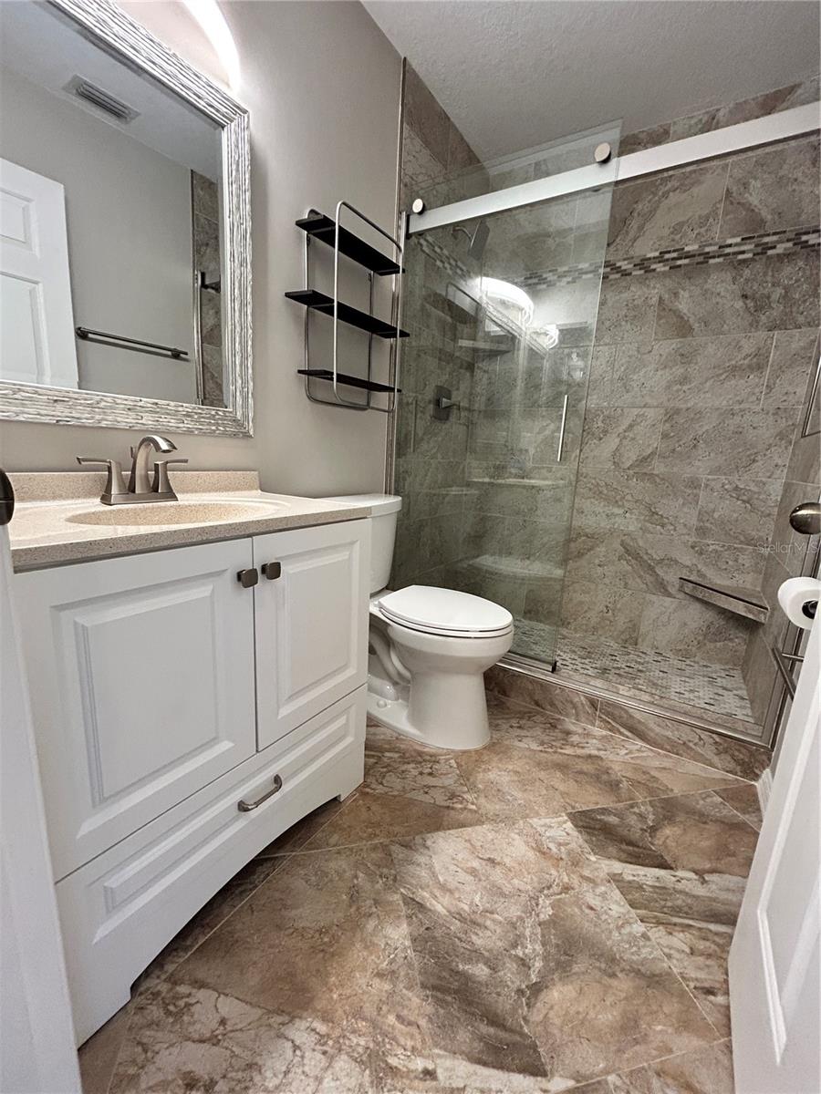 Image 21 of 45 For 19310 Water Oak Drive 201