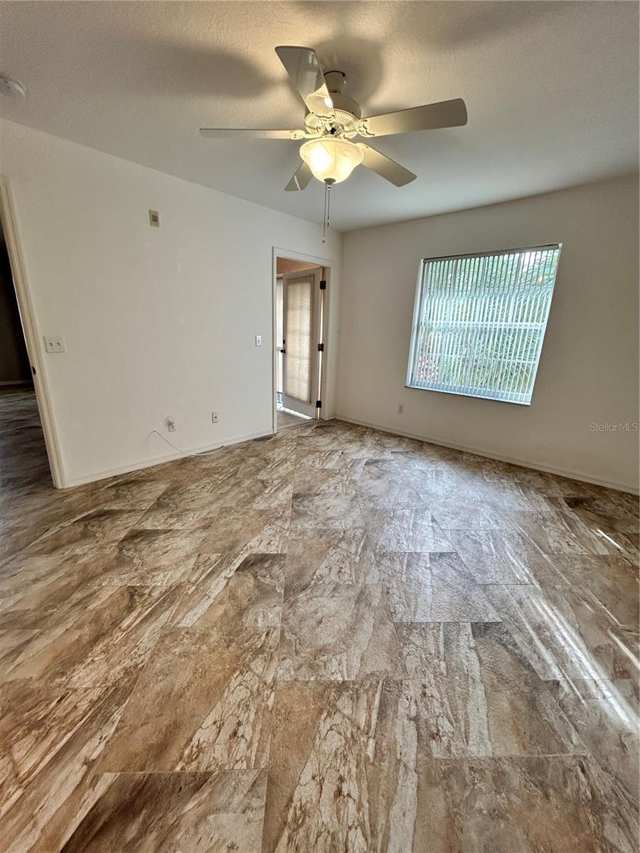 Image 9 of 45 For 19310 Water Oak Drive 201