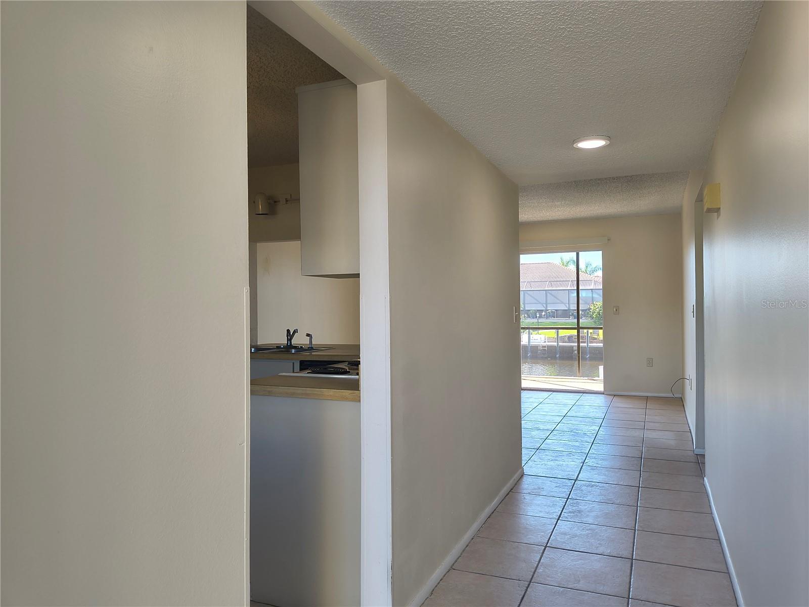 Image 4 of 30 For 1335 Mineo Drive C